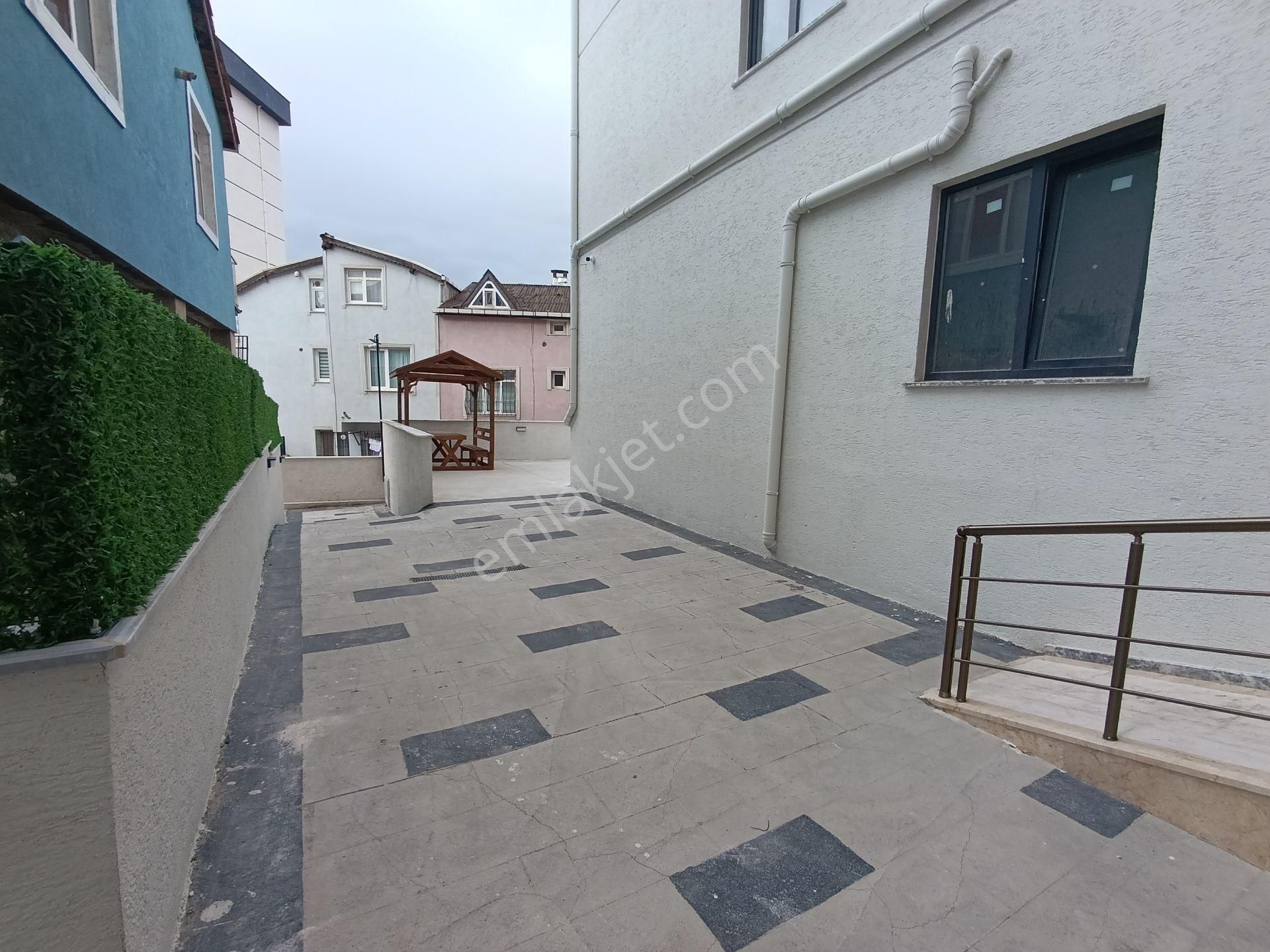 Pendik Esenyalıda Satılık 2+1 Asansör Otoparklı Ana Cadde Paralel Lüks Daire - Görsel 31