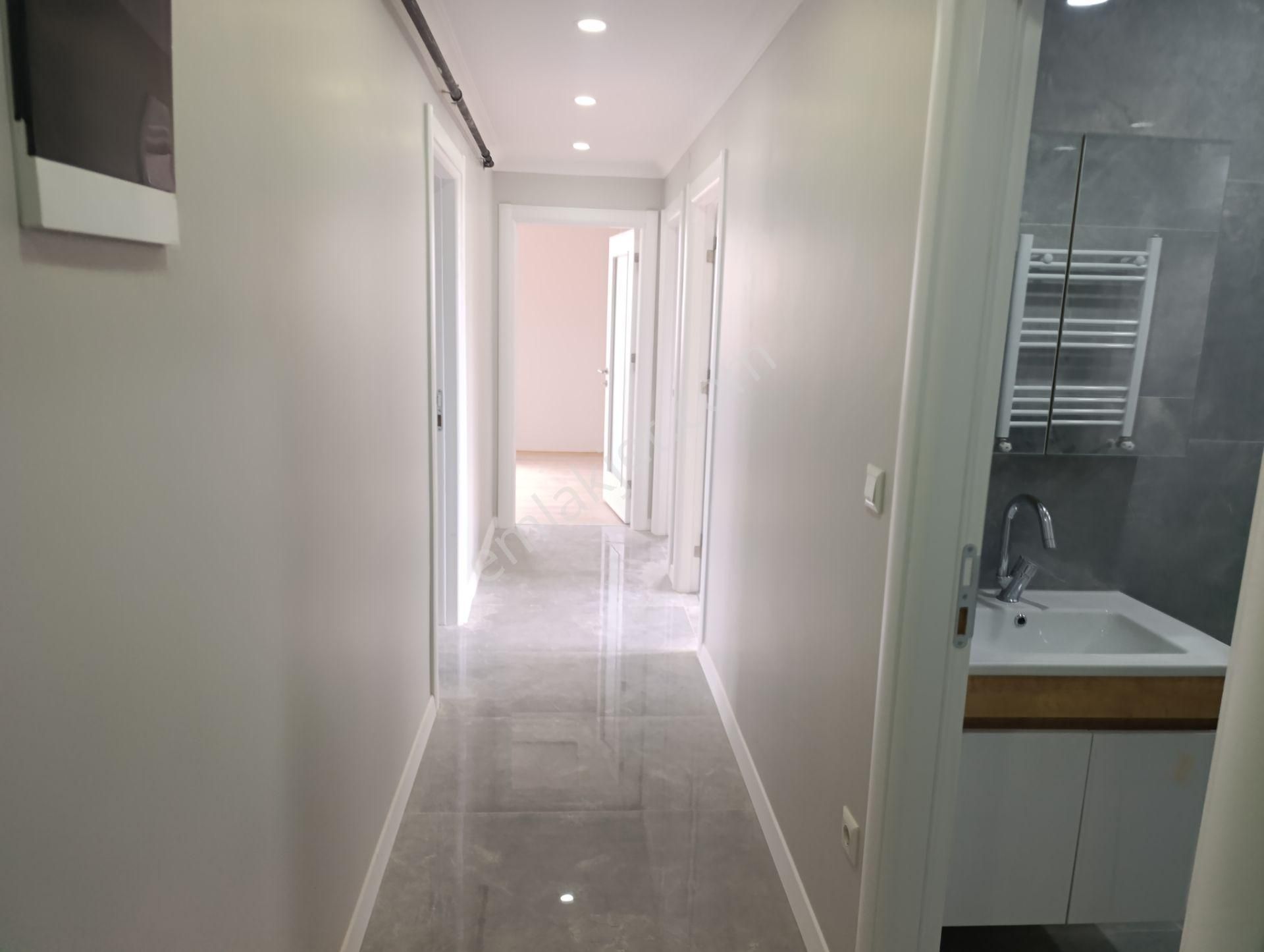 Pendik Esenyalıda Satılık 2+1 Asansör Otoparklı Ana Cadde Paralel Lüks Daire - Görsel 15