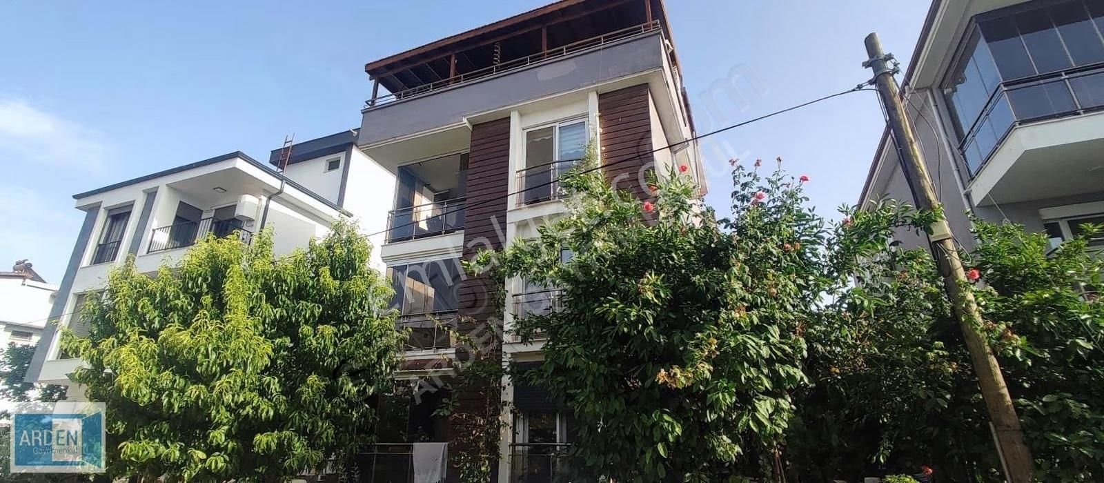 Seferihisar Sığacık'ta Kiralık 3+1 Ayrı Mutfaklı Daire