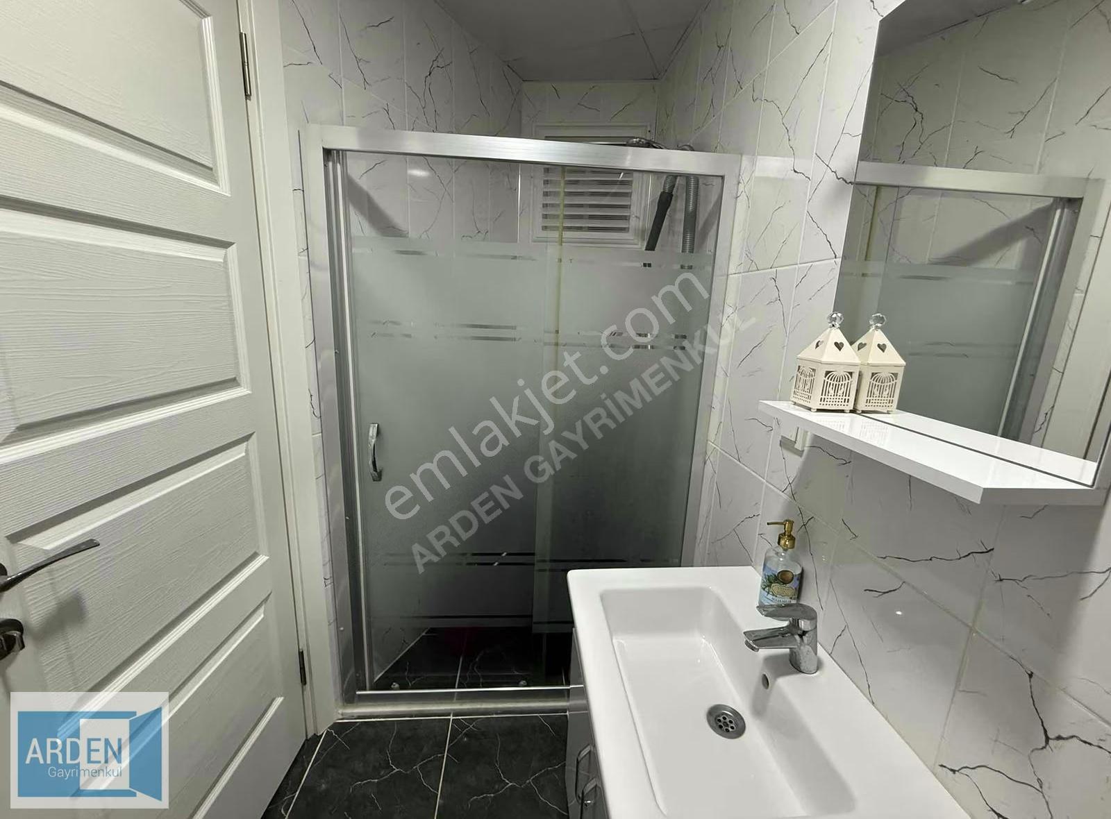 Seferihisar Merkezde, Kiracılı Satılık Dükkan 135m² - Görsel 12