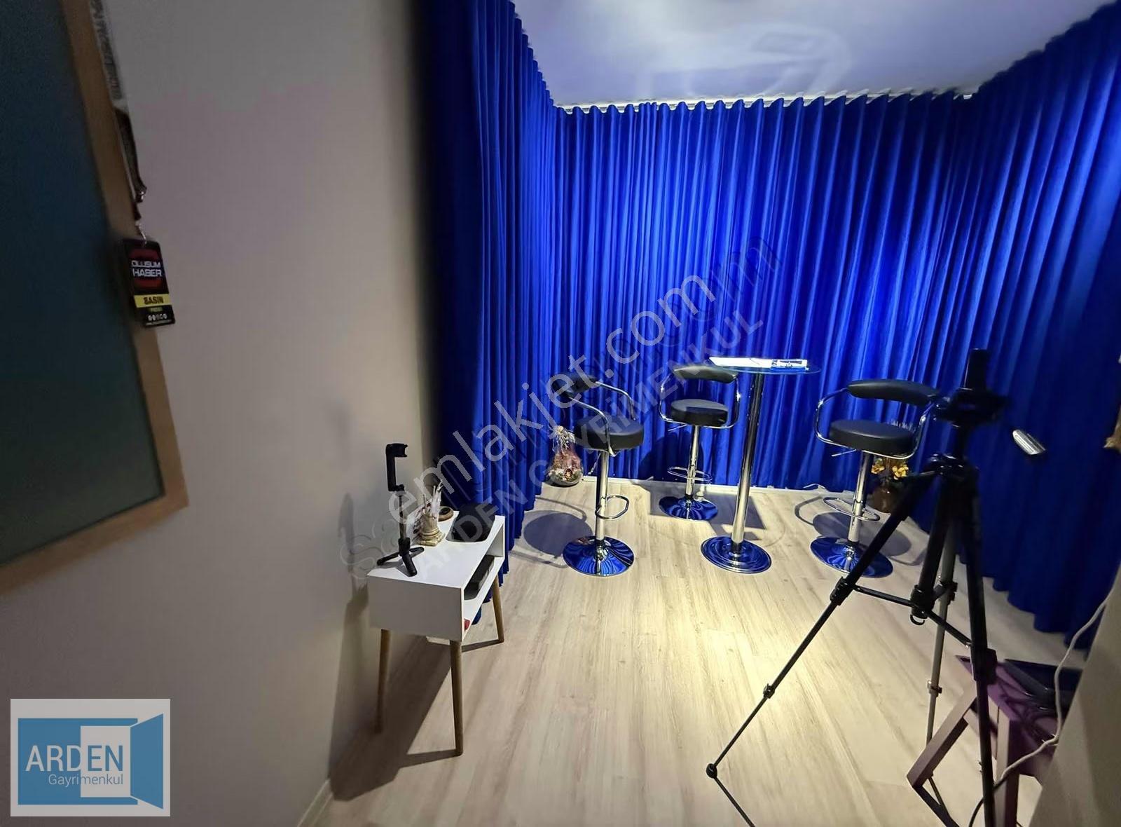 Seferihisar Merkezde, Kiracılı Satılık Dükkan 135m² - Görsel 5