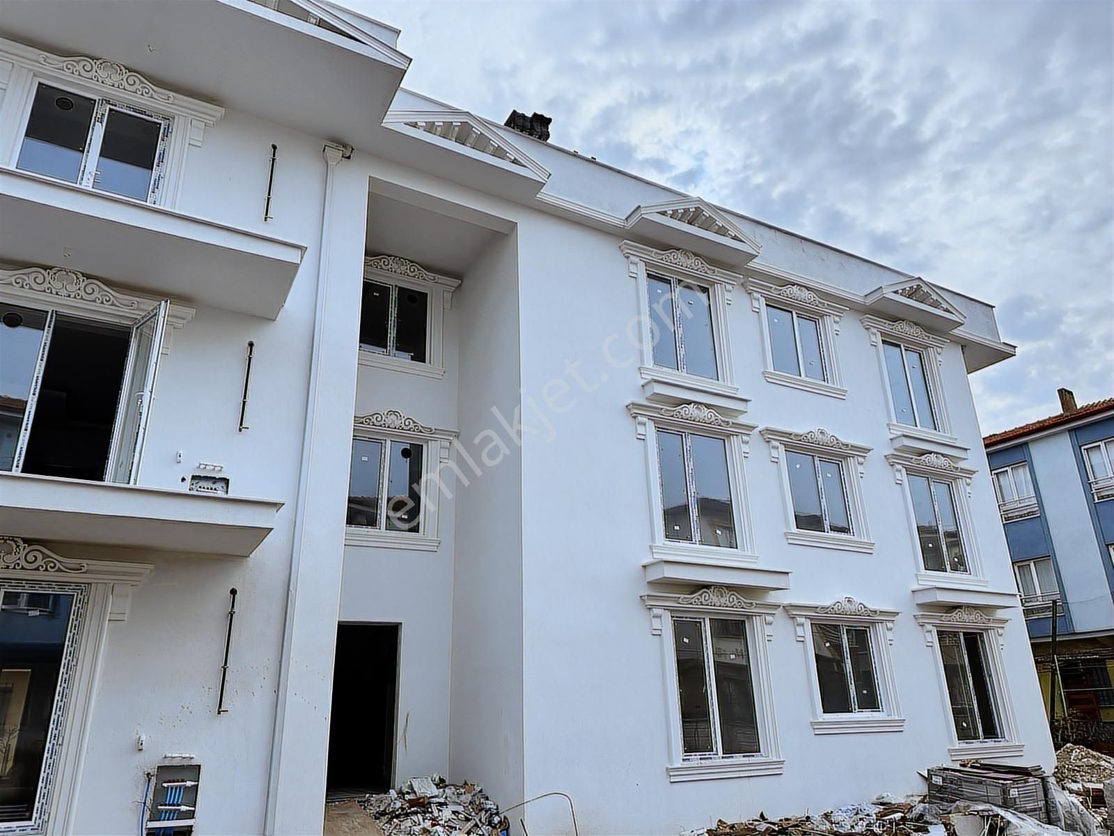Denize 2. Parsel 2+1 Havuzlu Bahçe Kullanımı Eşyalı Fırsat Daire - Görsel 31