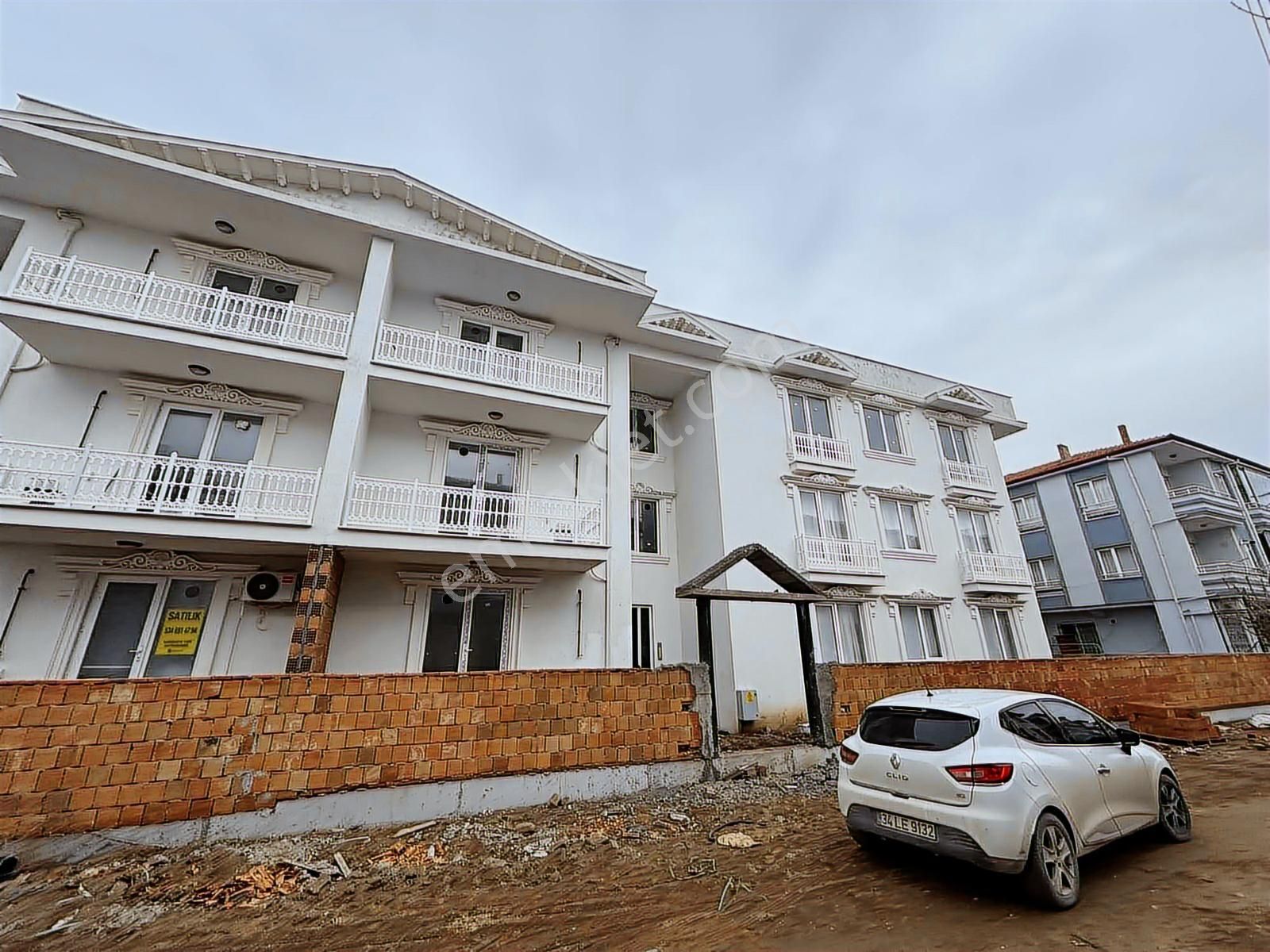 Denize 2. Parsel 2+1 Havuzlu Bahçe Kullanımı Eşyalı Fırsat Daire - Görsel 28