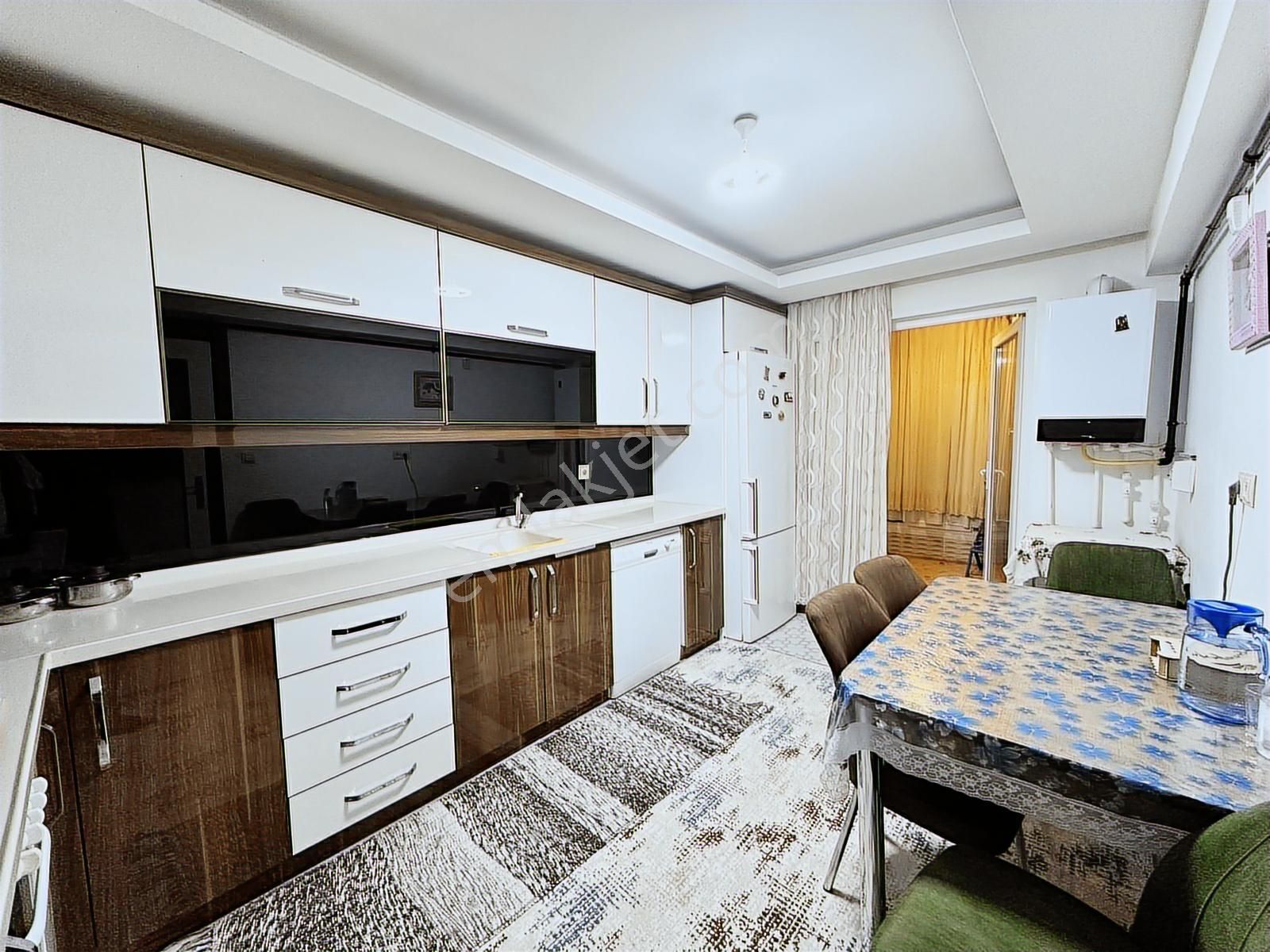 Engin Emlak'tan Okul'lar Yakını Masrafsız Asansör'lü 3+1 Daire - Görsel 6