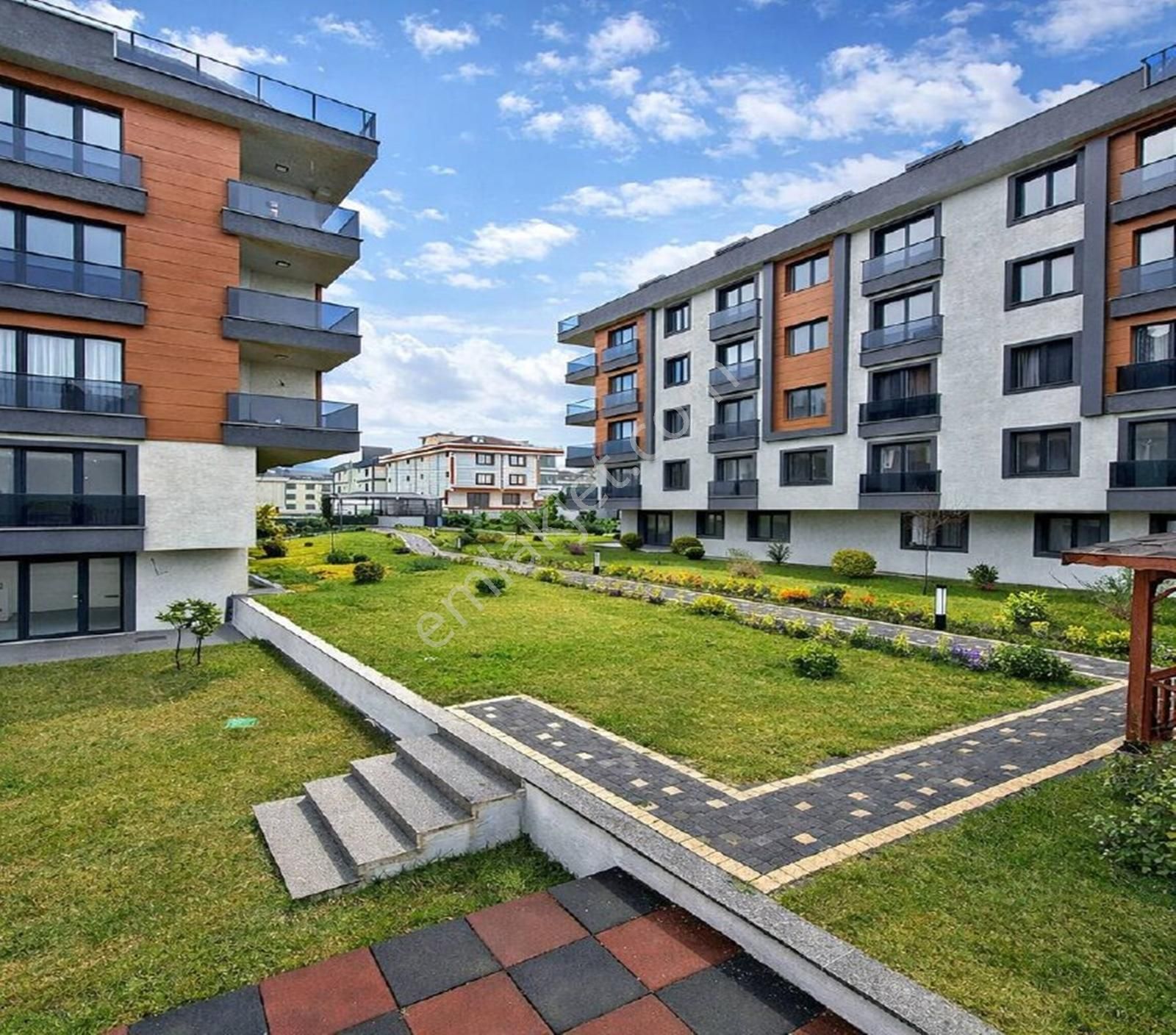 Beylikdüzü Merkezi'nde Butik Site İçi Geniş M2 Arakat 3+1 Daire