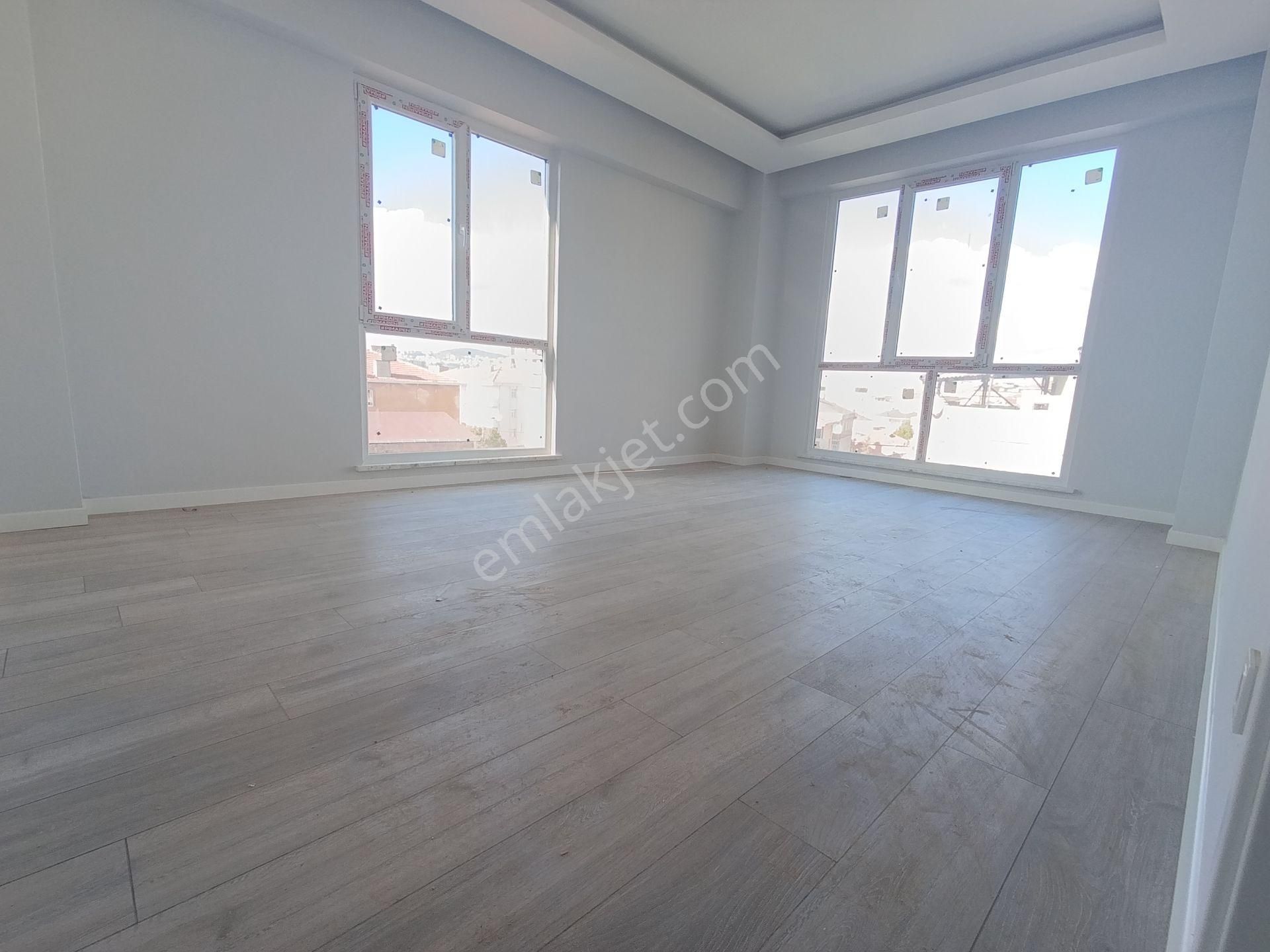 Pendik Esenyalıda Satılık 2+1 Asansör Otoparklı Ana Cadde Üstü Lüks Daire - Görsel 3