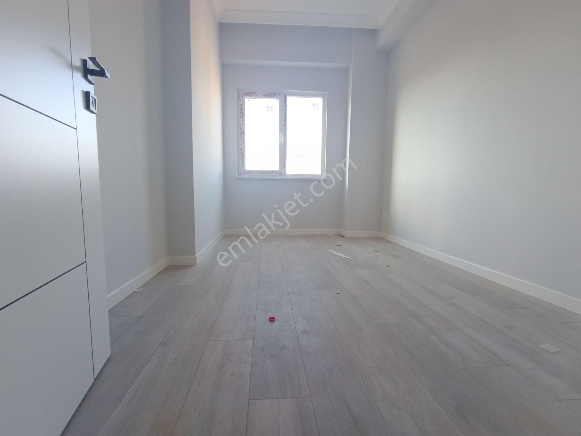 Pendik Esenyalıda Satılık 2+1 Asansör Otoparklı Ana Cadde Üstü Lüks Daire - Görsel 13