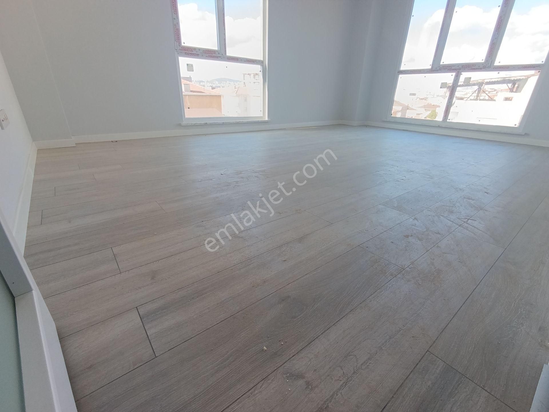 Pendik Esenyalıda Satılık 2+1 Asansör Otoparklı Ana Cadde Üstü Lüks Daire - Görsel 5