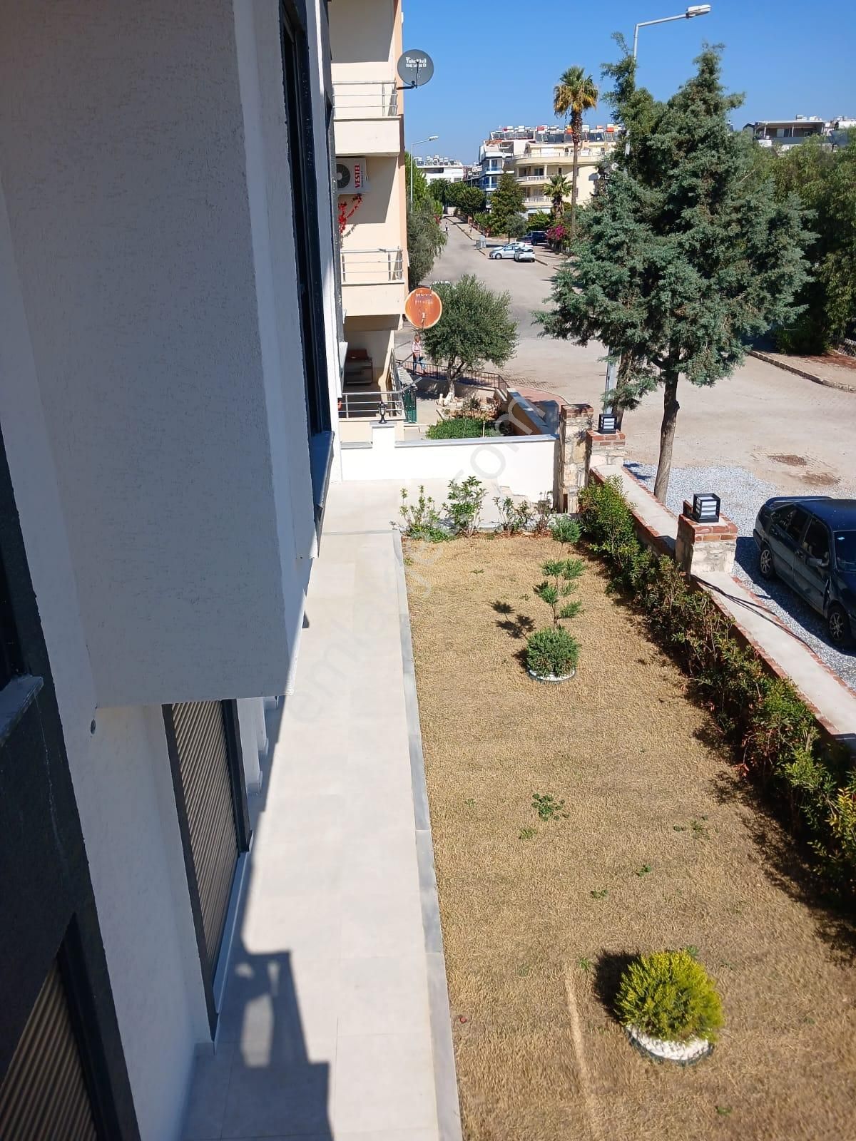 Denize 500m Mesafede Havuzlu Sitede Ara Kat 1+1 - Görsel 3