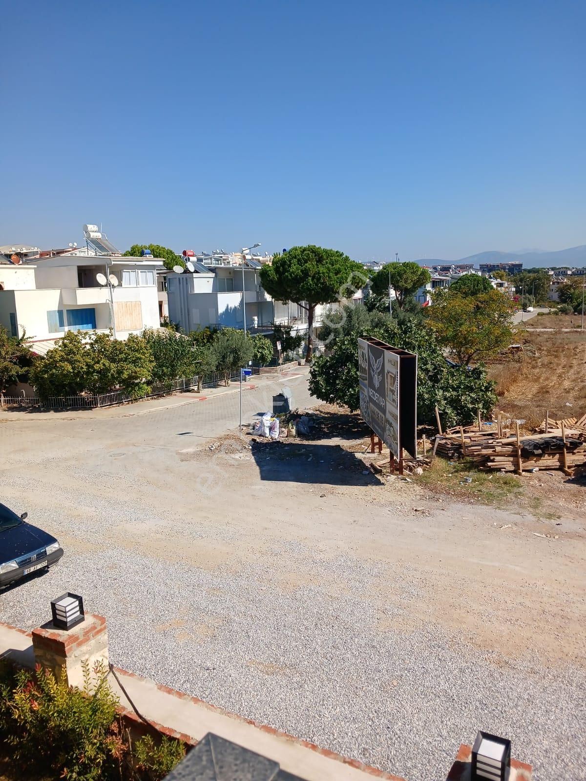 Denize 500m Mesafede Havuzlu Sitede Ara Kat 1+1 - Görsel 2