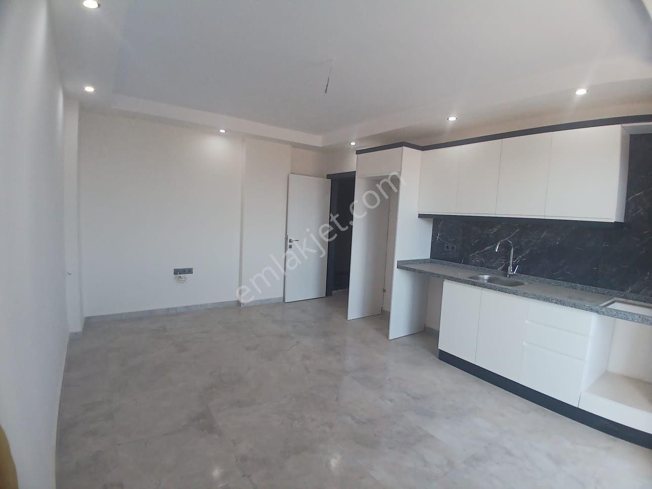 Denize 500m Mesafede Havuzlu Sitede Ara Kat 1+1 - Görsel 5