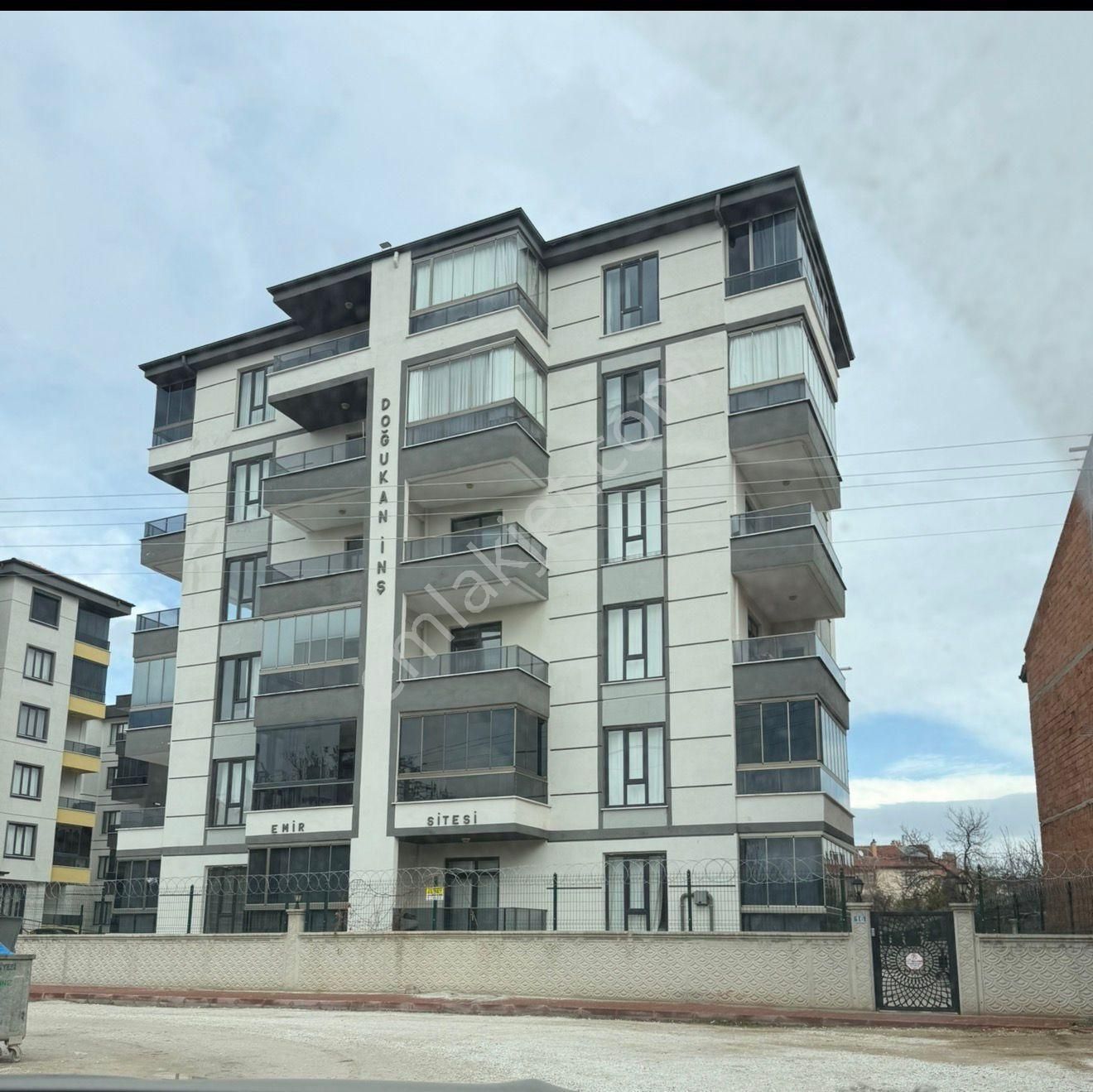 Emin Gyo'dan Adliye, Şehir Hastane Yakını 3+1 Satılık Daire