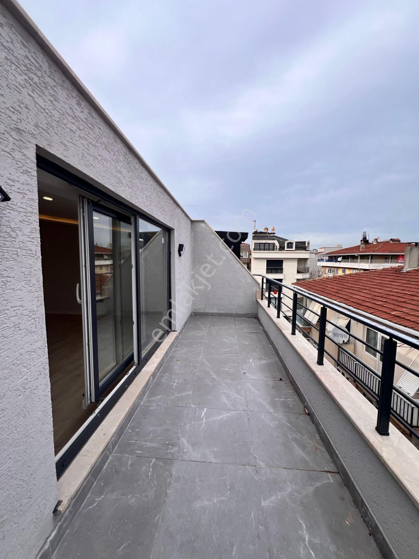 Kaçmaz'dan Altıntepe'de Cadde Üzeri Prestijli Yapı'da Geniş Teraslı 3 +1 Dubleks Daire - Görsel 5
