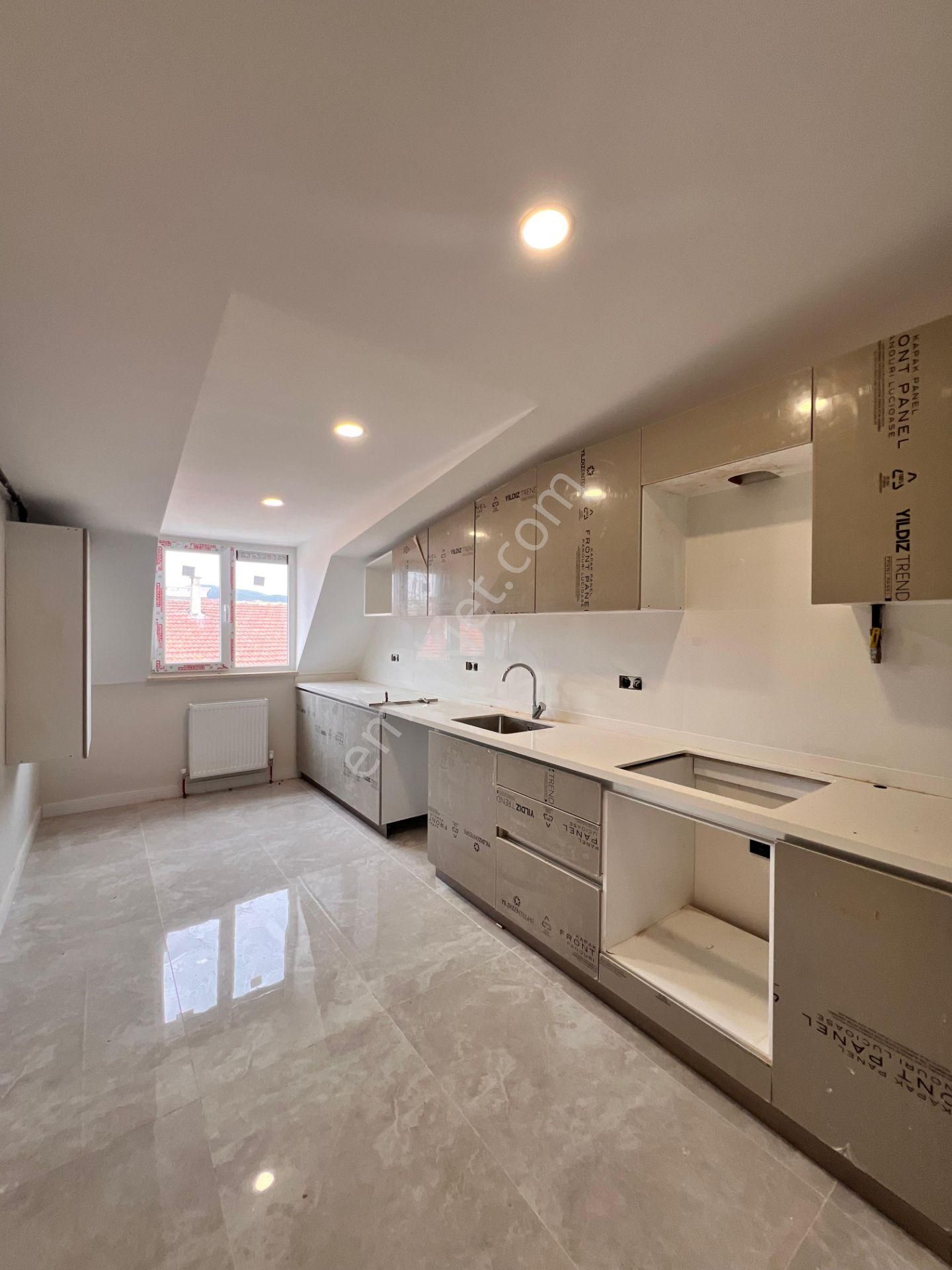 Kaçmaz'dan Altıntepe'de Cadde Üzeri Prestijli Yapı'da Geniş Teraslı 3 +1 Dubleks Daire - Görsel 6