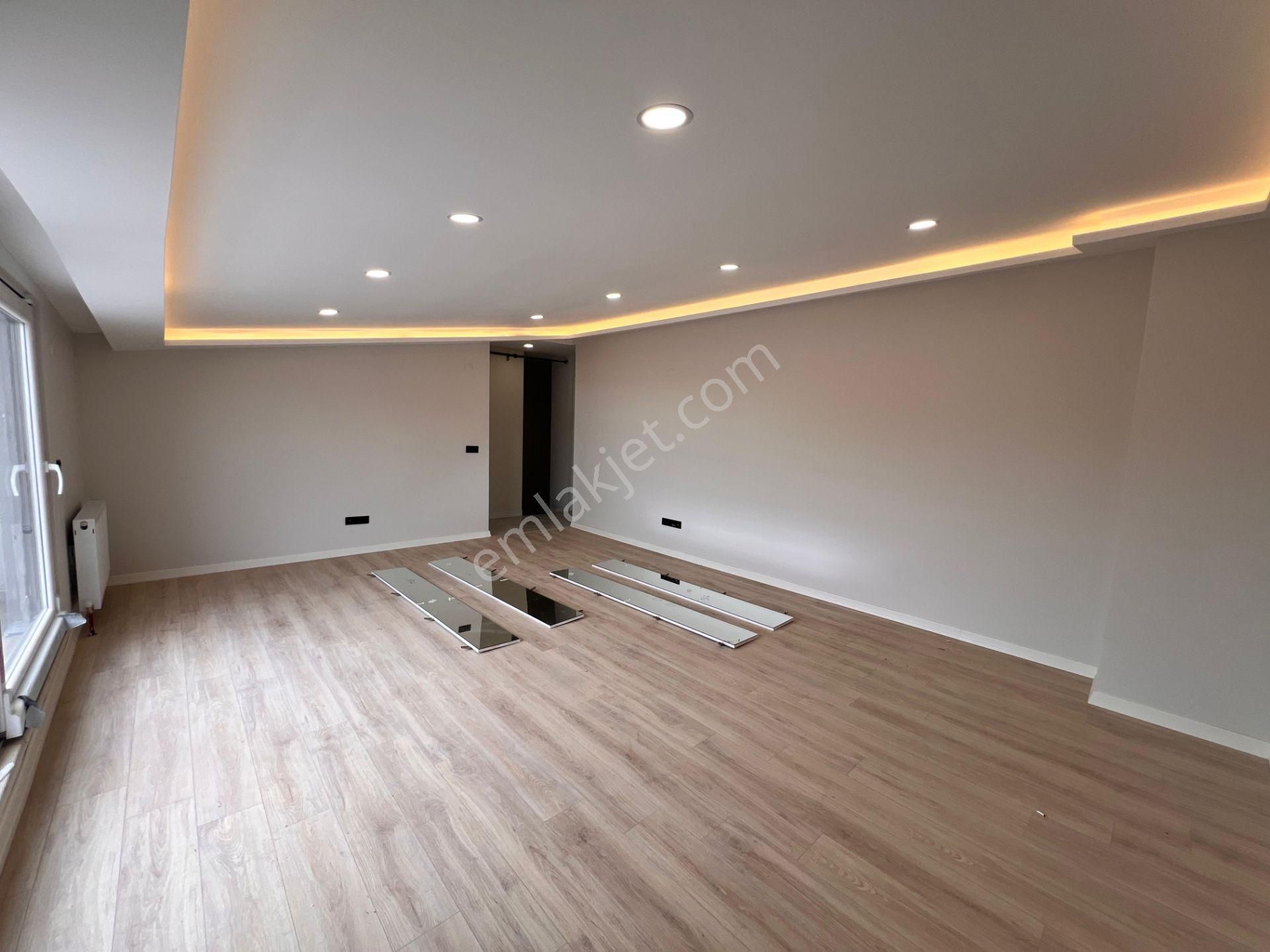 Kaçmaz'dan Altıntepe'de Cadde Üzeri Prestijli Yapı'da Geniş Teraslı 3 +1 Dubleks Daire - Görsel 2