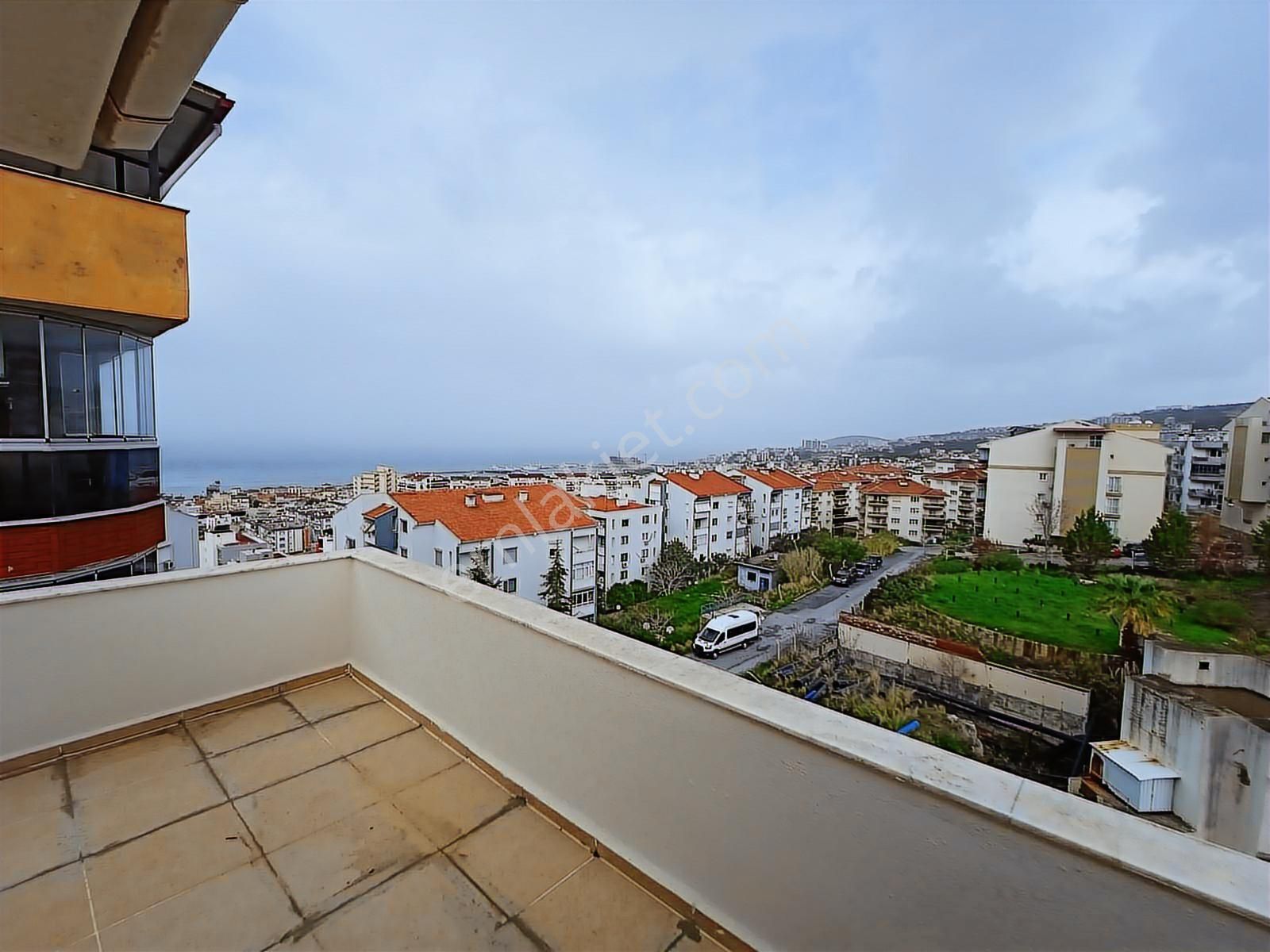 Kuşadası Ege Mahallesi Havuzlu Sitede Manzaralı Dubleks Daire - Görsel 10