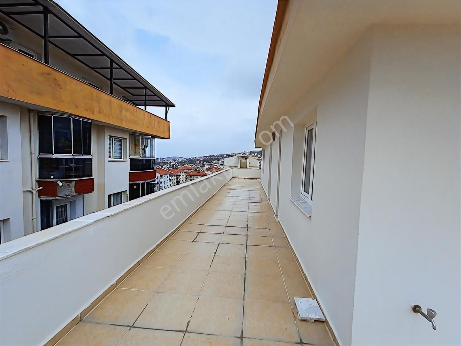 Kuşadası Ege Mahallesi Havuzlu Sitede Manzaralı Dubleks Daire - Görsel 27