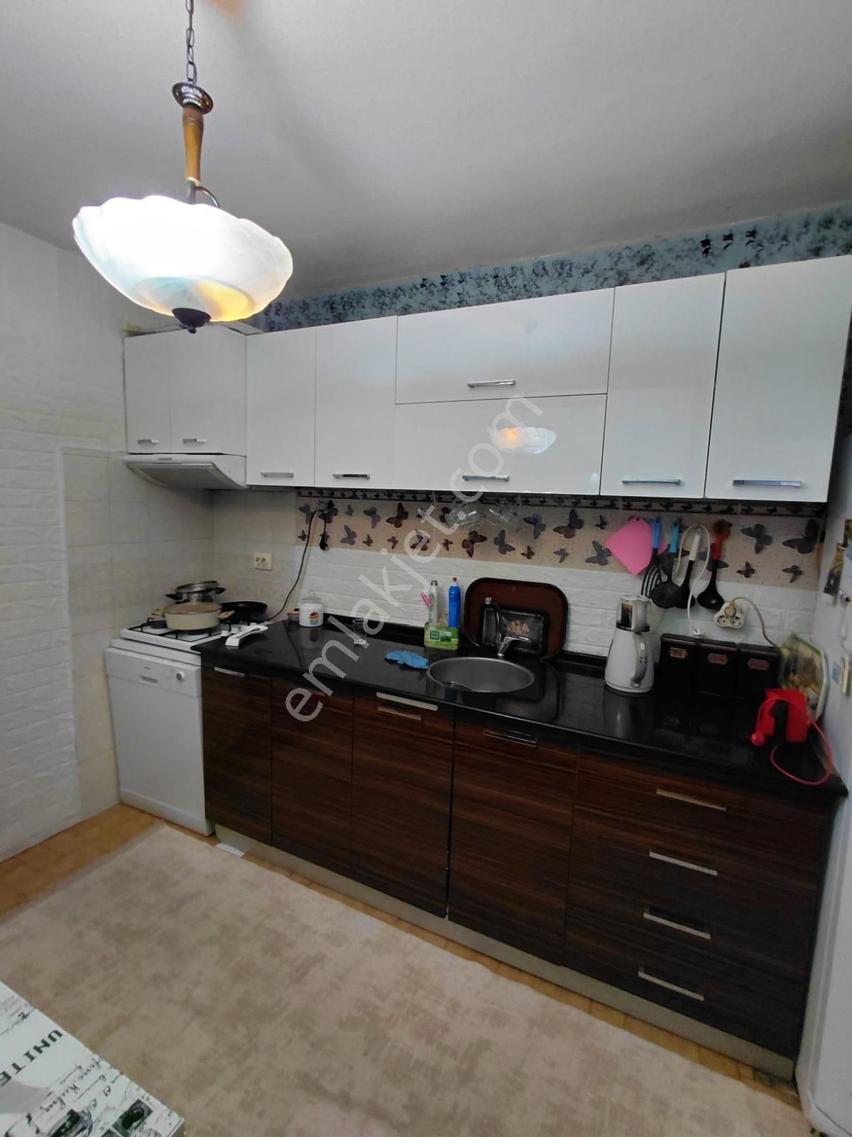 Uluönder Caddesi Yakını 3+1 Doğalgazlı 175 M2 Arakat - Görsel 3