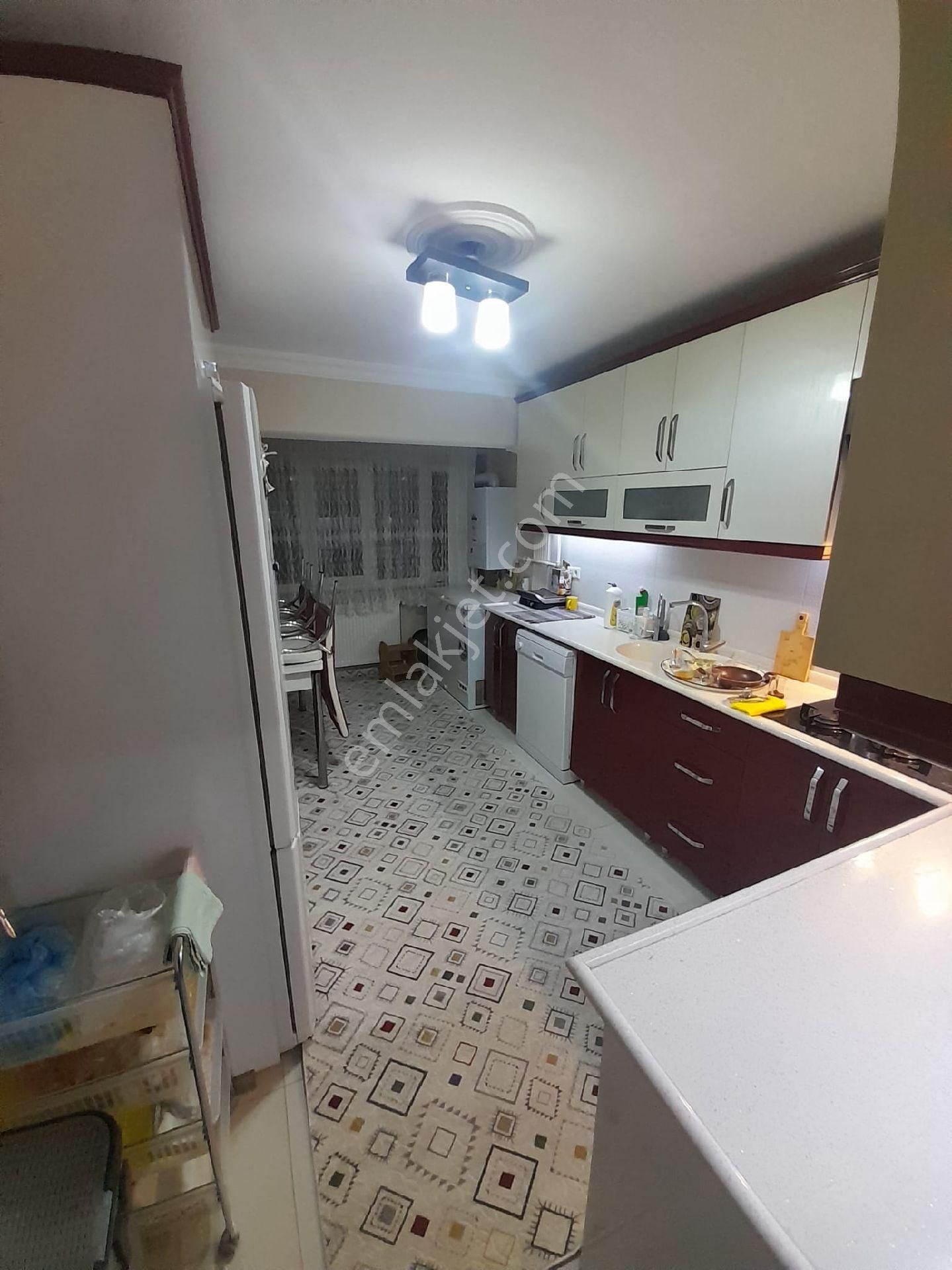 Yeşilyurt Reis Mahallesi'nde 3+1 150 M2 Doğalgazlı Asansörlü - Görsel 3