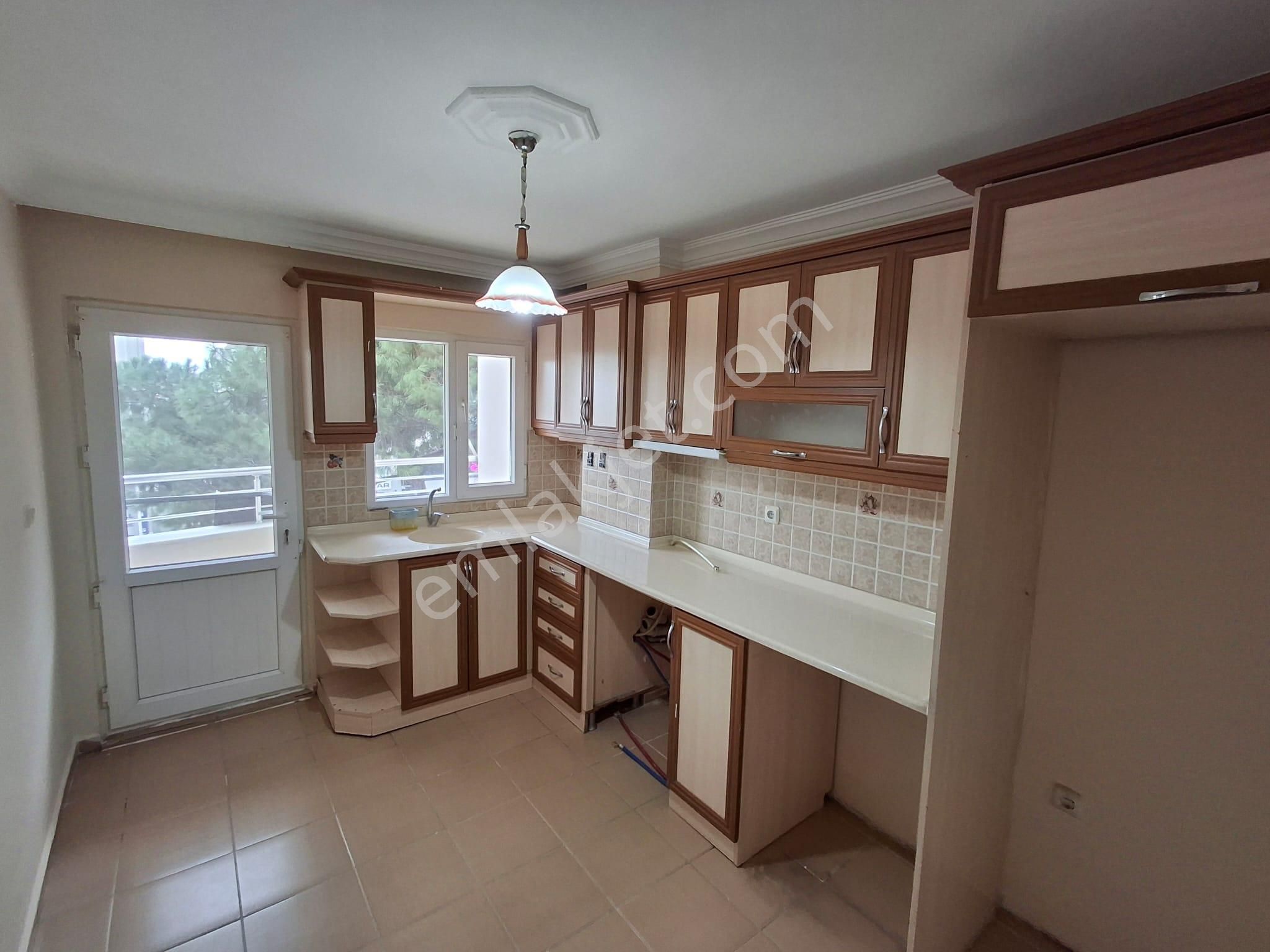 Didim Merkezde Satılık 2+1 Ayrı Mutfak Arakat-ön Cephe Geniş Daire - Görsel 32