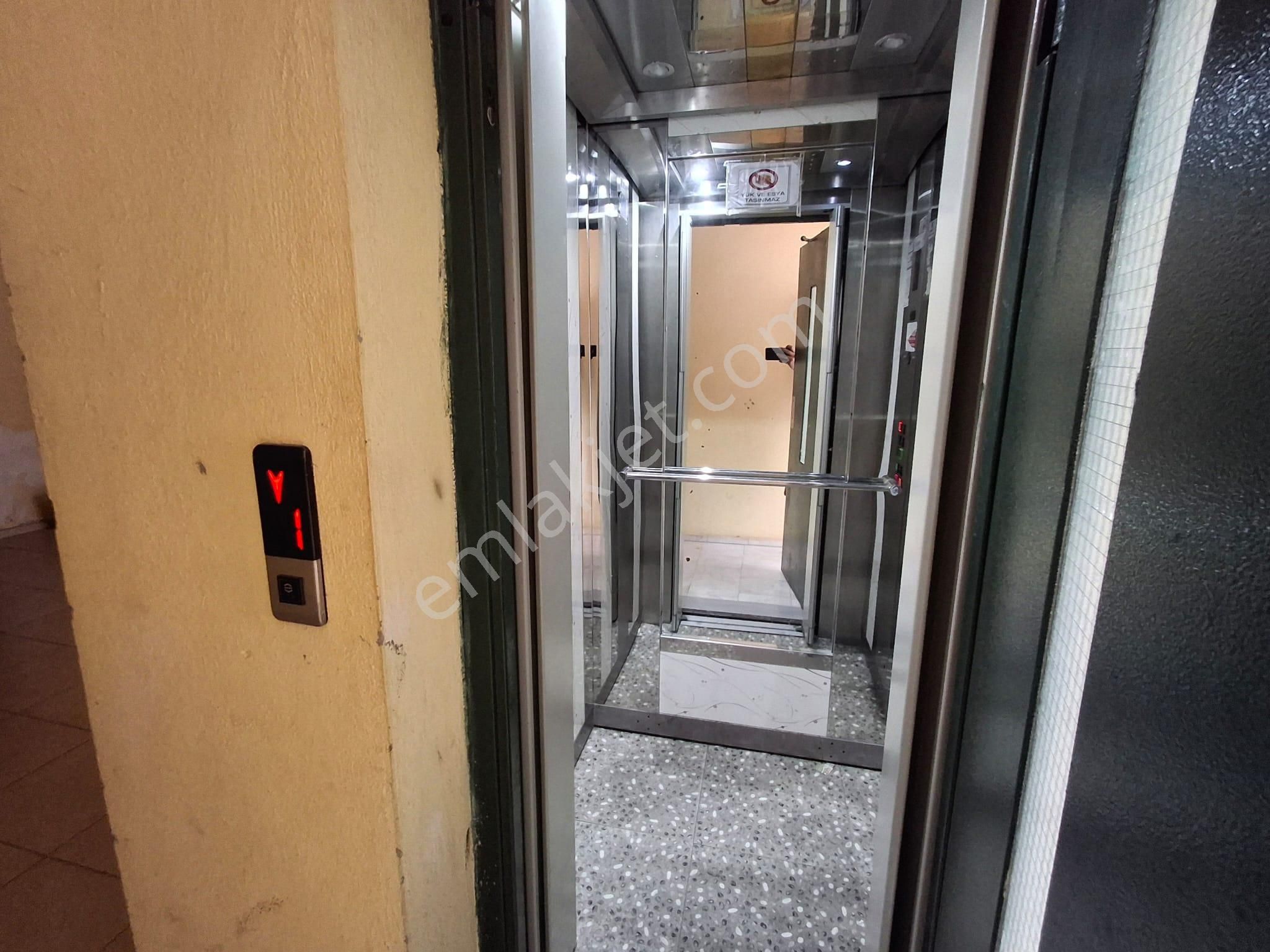 Didim Merkezde Satılık 2+1 Ayrı Mutfak Arakat-ön Cephe Geniş Daire - Görsel 12