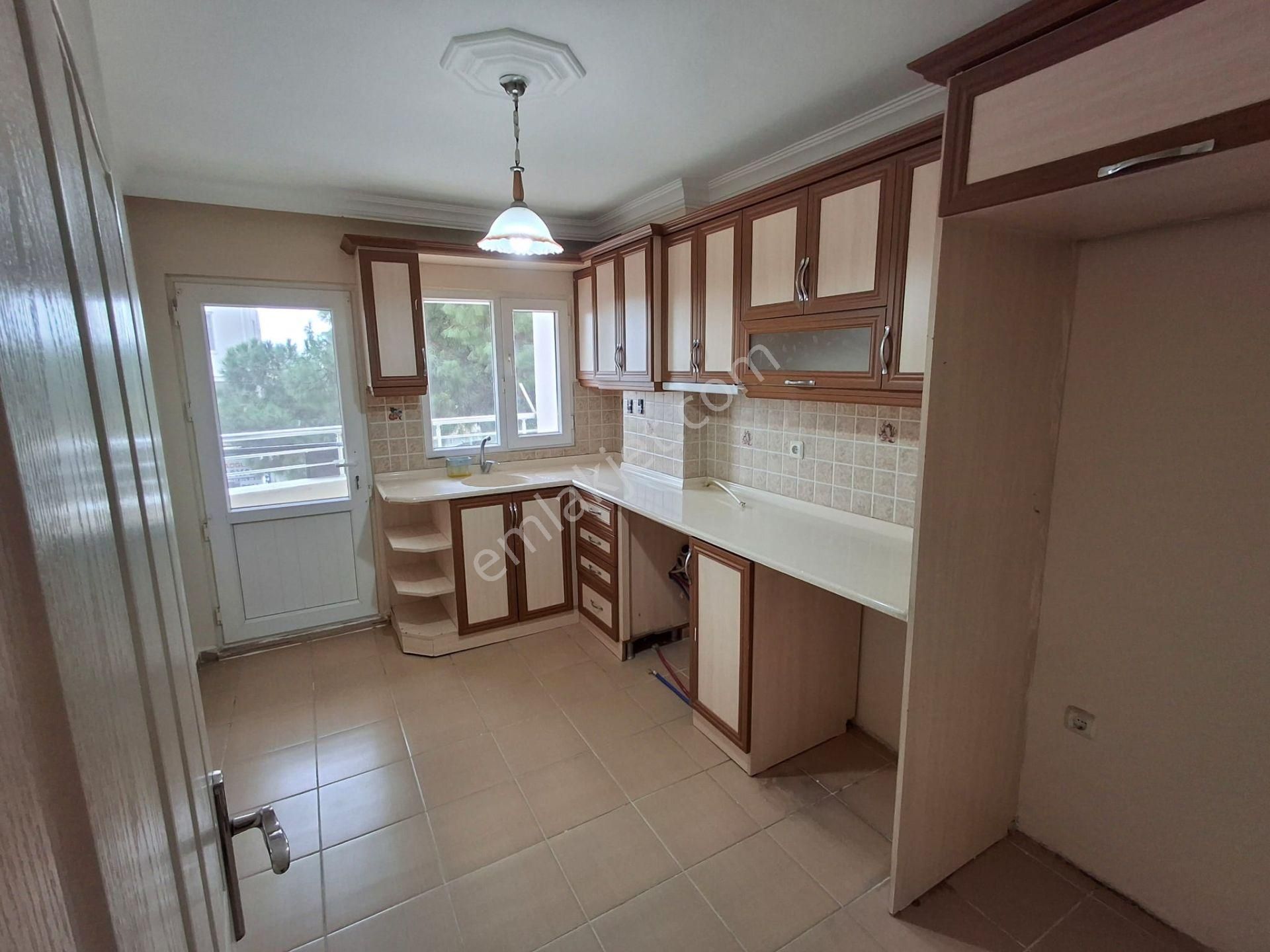 Didim Merkezde Satılık 2+1 Ayrı Mutfak Arakat-ön Cephe Geniş Daire - Görsel 11