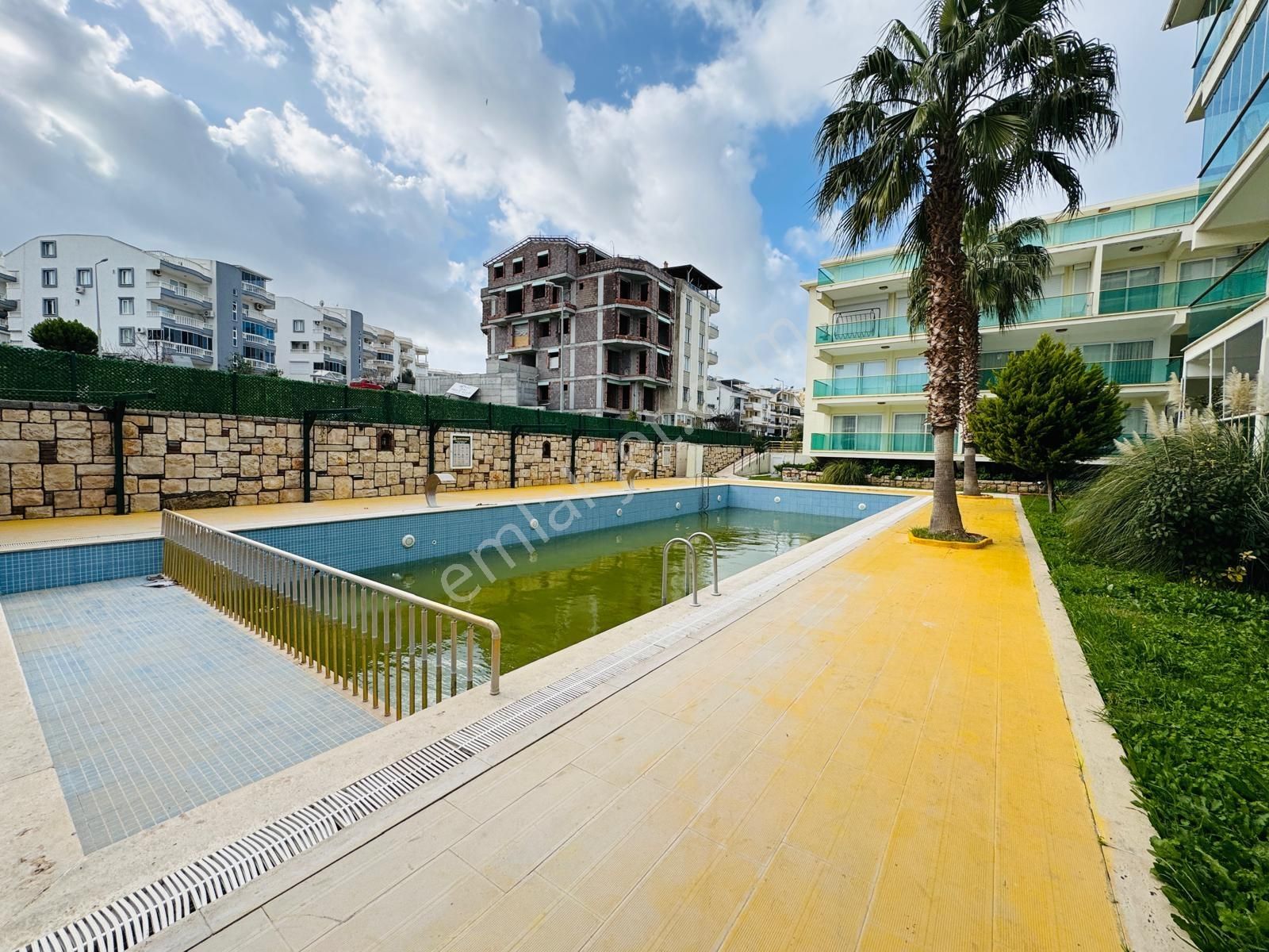 Didim Altınkum Plajına 800mt Havuzlu Sitede Asansörlü Dublex