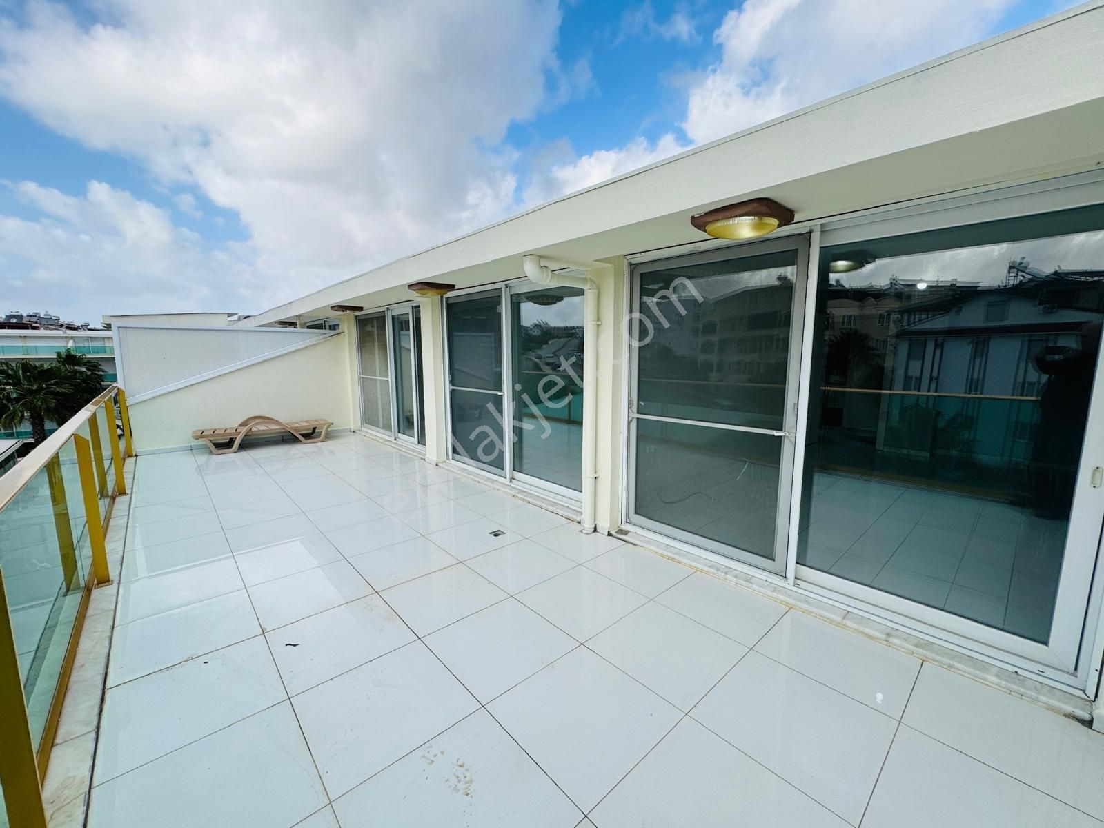 Didim Altınkum Plajına 800mt Havuzlu Sitede Asansörlü Dublex - Görsel 2