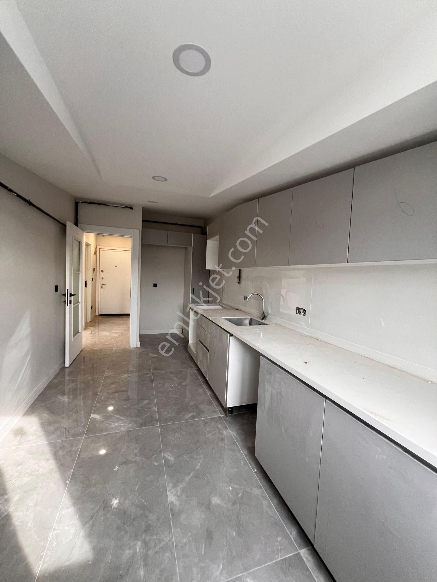 Kaçmaz'dan Altıntepe'de Cadde Üzeri Prestijli Yapı'da Geniş Teraslı 3 +1 Dubleks Daire - Görsel 11