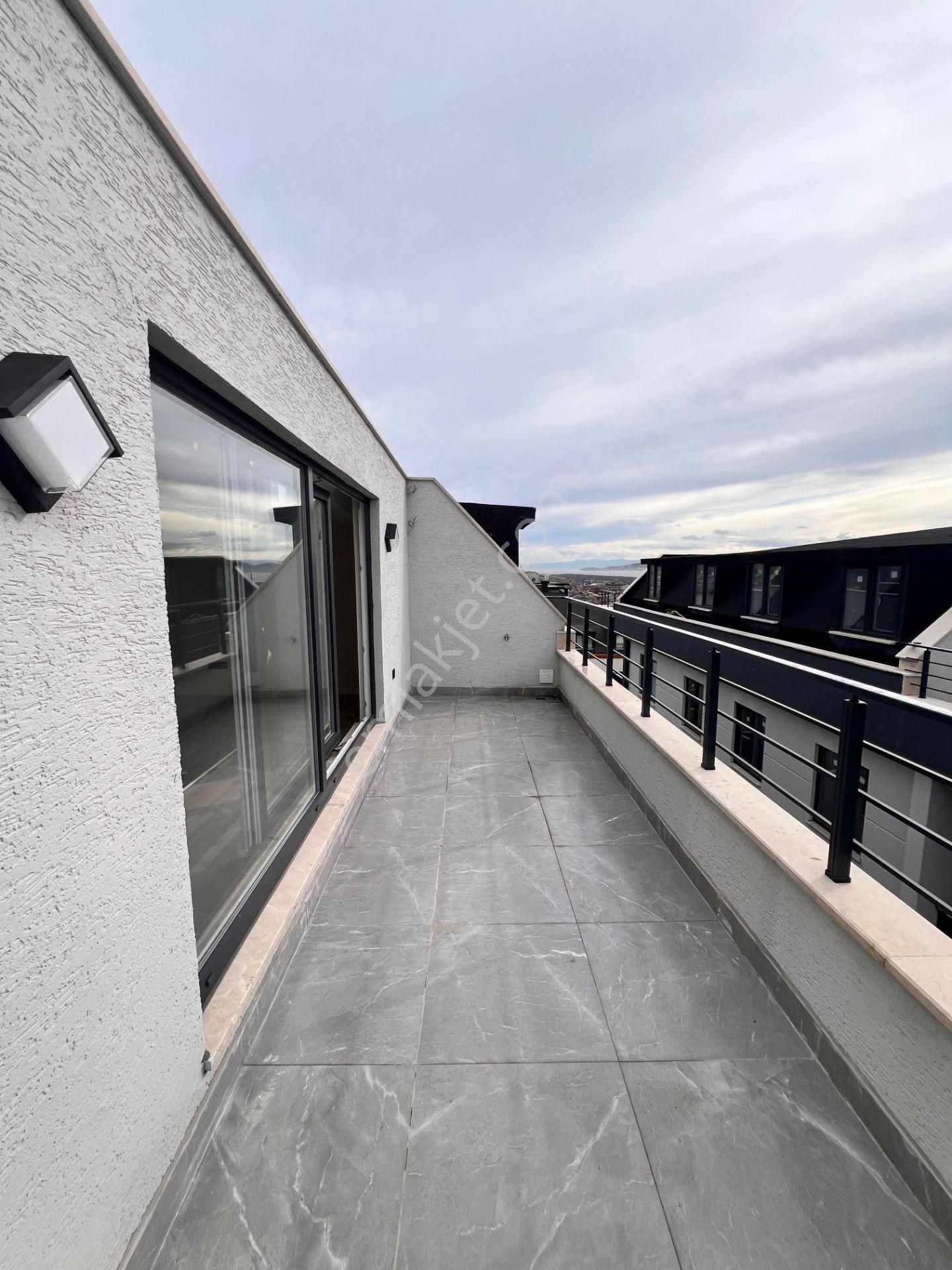 Kaçmaz'dan Altıntepe'de Cadde Üzeri Prestijli Yapı'da Geniş Teraslı 3 +1 Dubleks Daire - Görsel 6