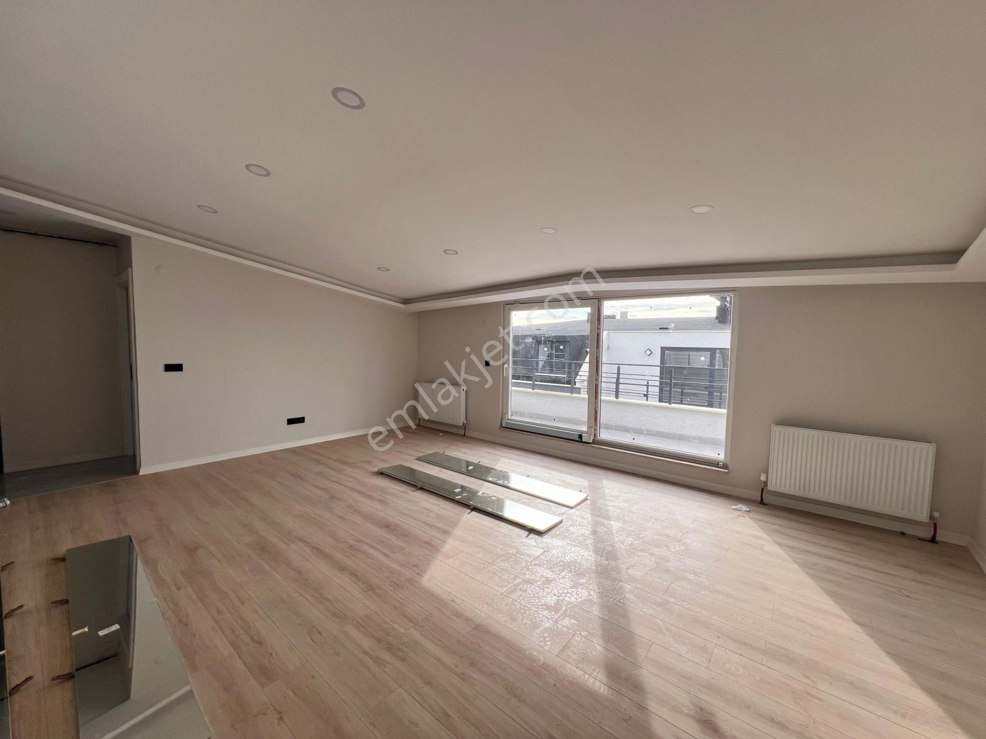 Kaçmaz'dan Altıntepe'de Cadde Üzeri Prestijli Yapı'da Geniş Teraslı 3 +1 Dubleks Daire - Görsel 2