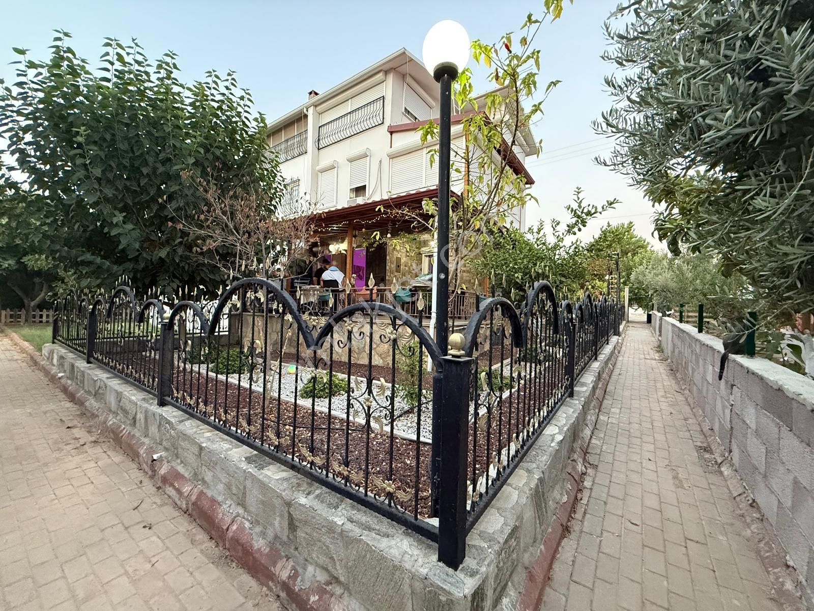 Aydın Akbük'te Satılık Denize Yakın Merkezi Konumda 4+1 Ful Eşyalı Bahçeli Müstakil Ev - Görsel 7