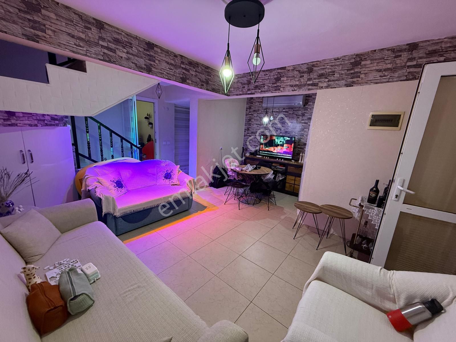 Aydın Akbük'te Satılık Denize Yakın Merkezi Konumda 4+1 Ful Eşyalı Bahçeli Müstakil Ev - Görsel 12