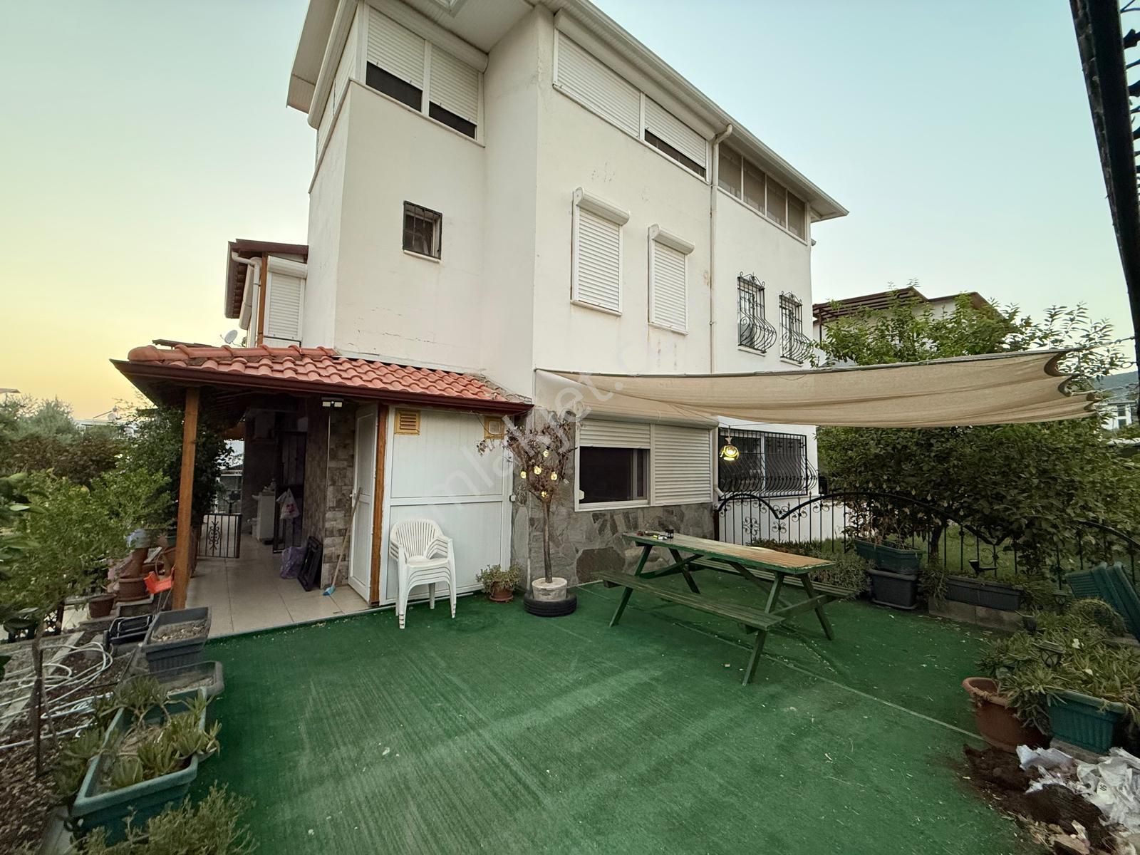 Aydın Akbük'te Satılık Denize Yakın Merkezi Konumda 4+1 Ful Eşyalı Bahçeli Müstakil Ev - Görsel 9