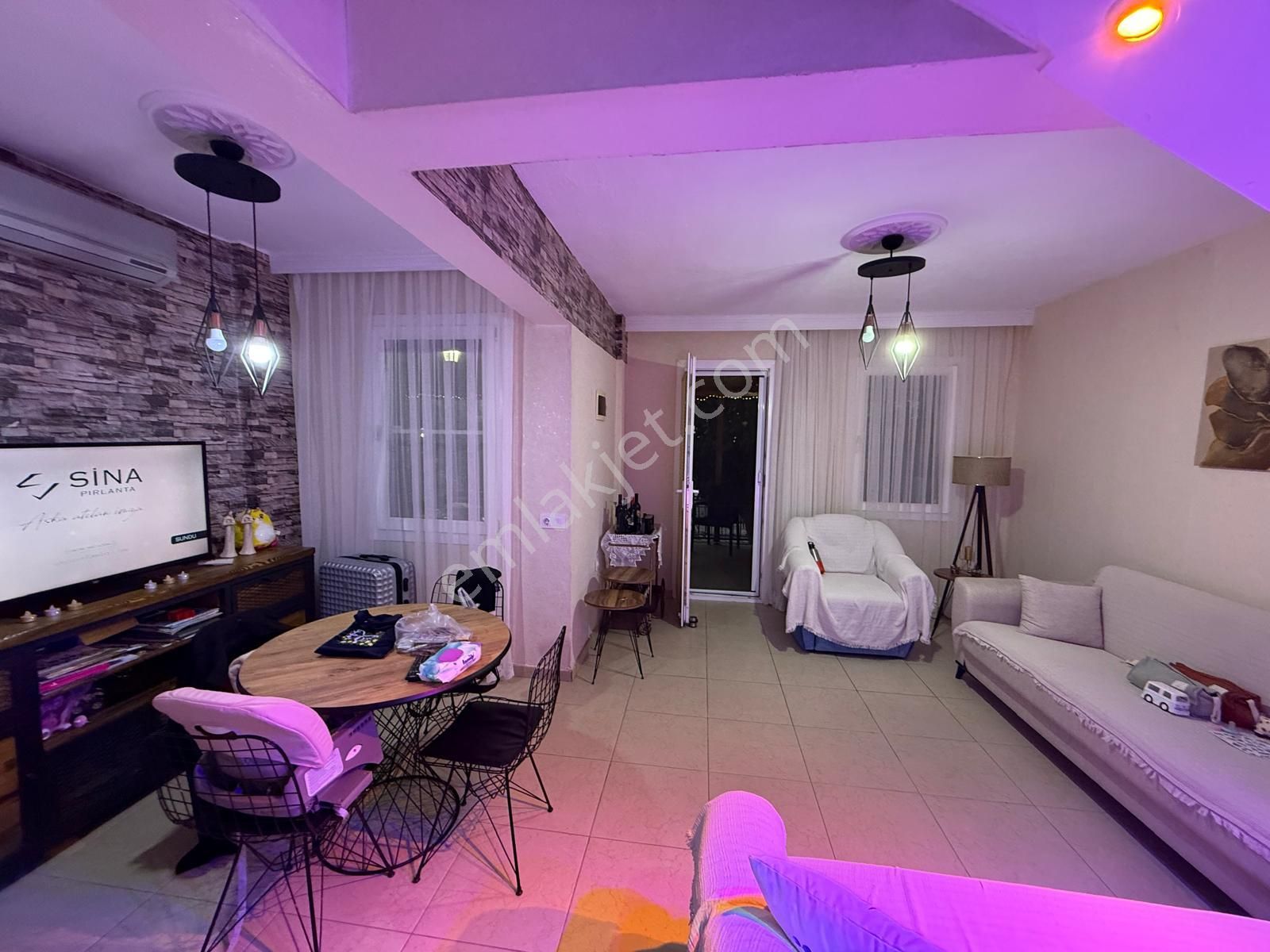 Aydın Akbük'te Satılık Denize Yakın Merkezi Konumda 4+1 Ful Eşyalı Bahçeli Müstakil Ev - Görsel 11