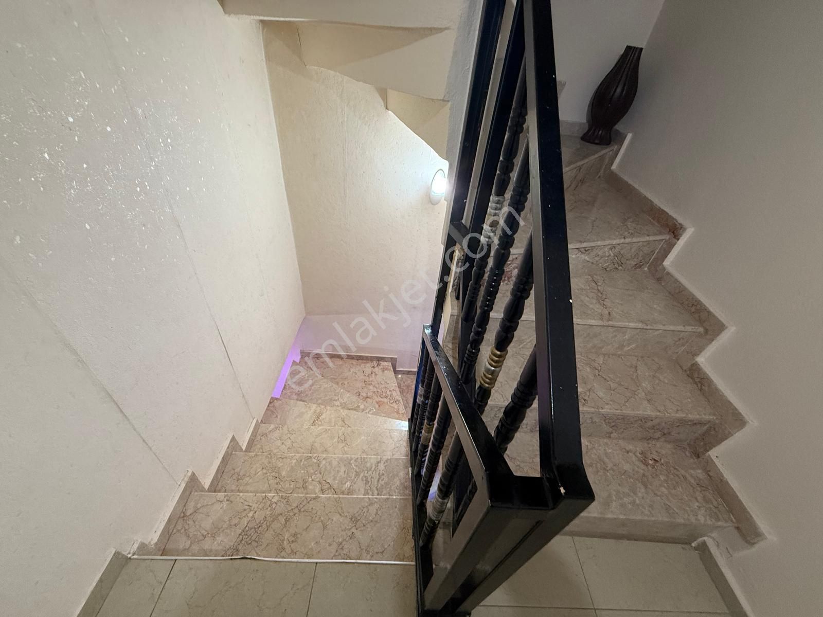 Aydın Akbük'te Satılık Denize Yakın Merkezi Konumda 4+1 Ful Eşyalı Bahçeli Müstakil Ev - Görsel 21