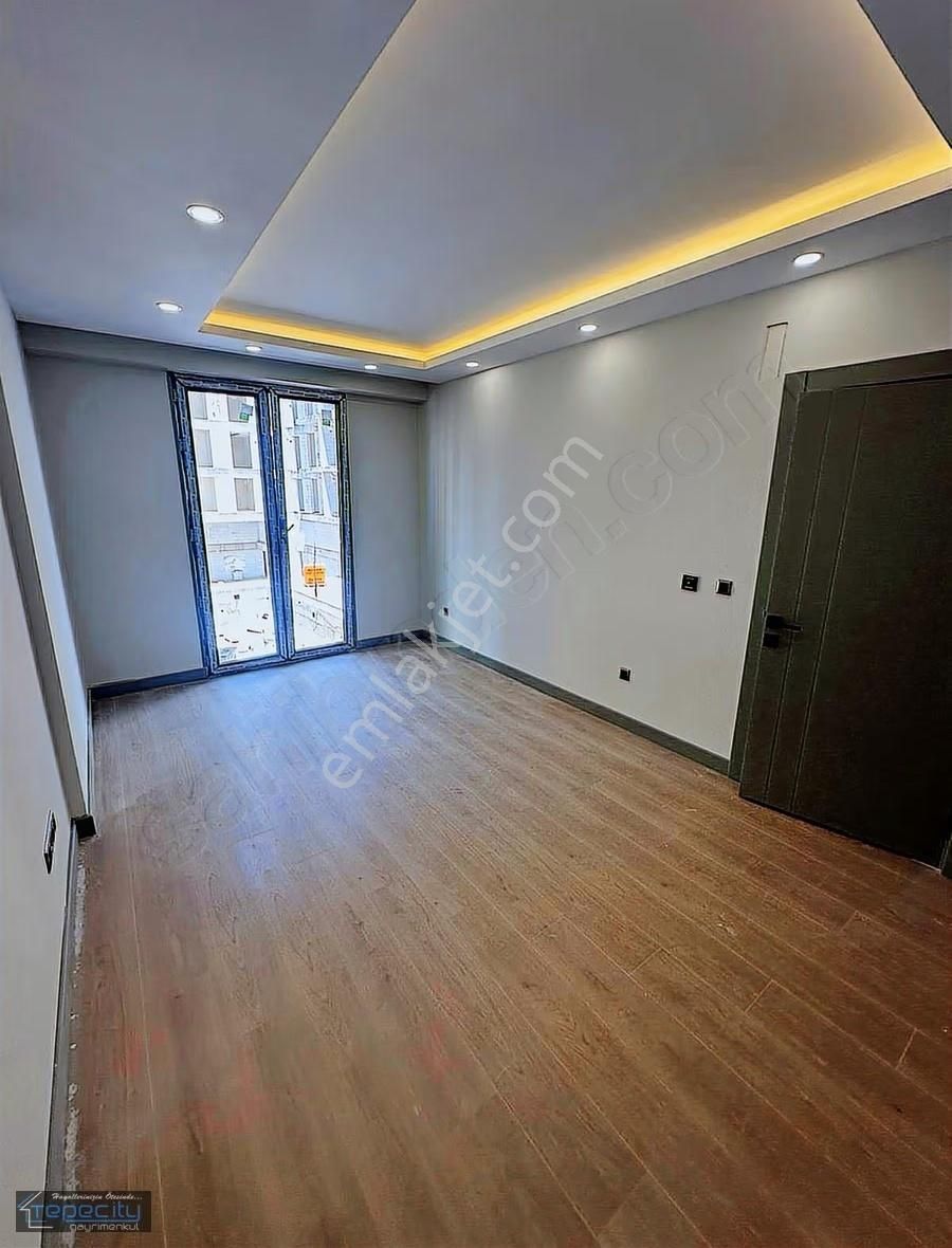 Tuzla İstasyon Cad. Üzerinde Site İçi Köşe 2+1 Daire - Görsel 8