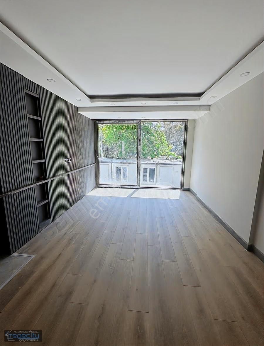 Tuzla İstasyon Cad. Üzerinde Site İçi Köşe 2+1 Daire