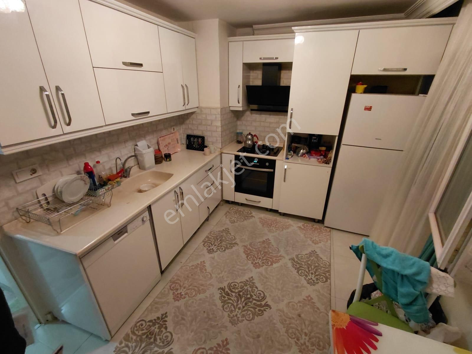 Ordu Caddesi Yakını 3+1 Arakat Köşe Bina