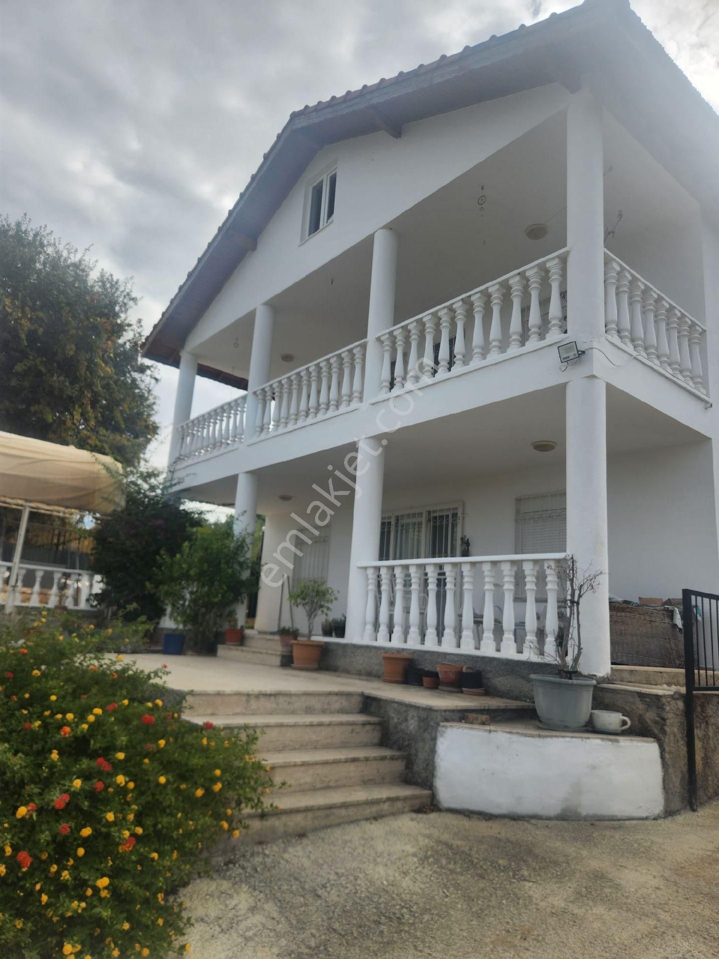 Sarılar Bir Dönüm Arsa İçerisinde - Görsel 18