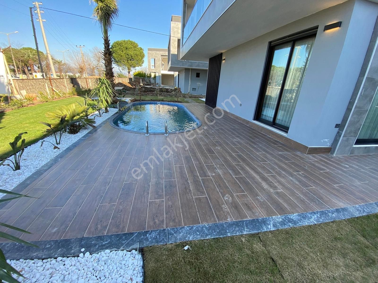 Kuşadası Güzelçamlı'da Özel Havuzlu Satılık 3+1 Fırsat Villa - Görsel 23