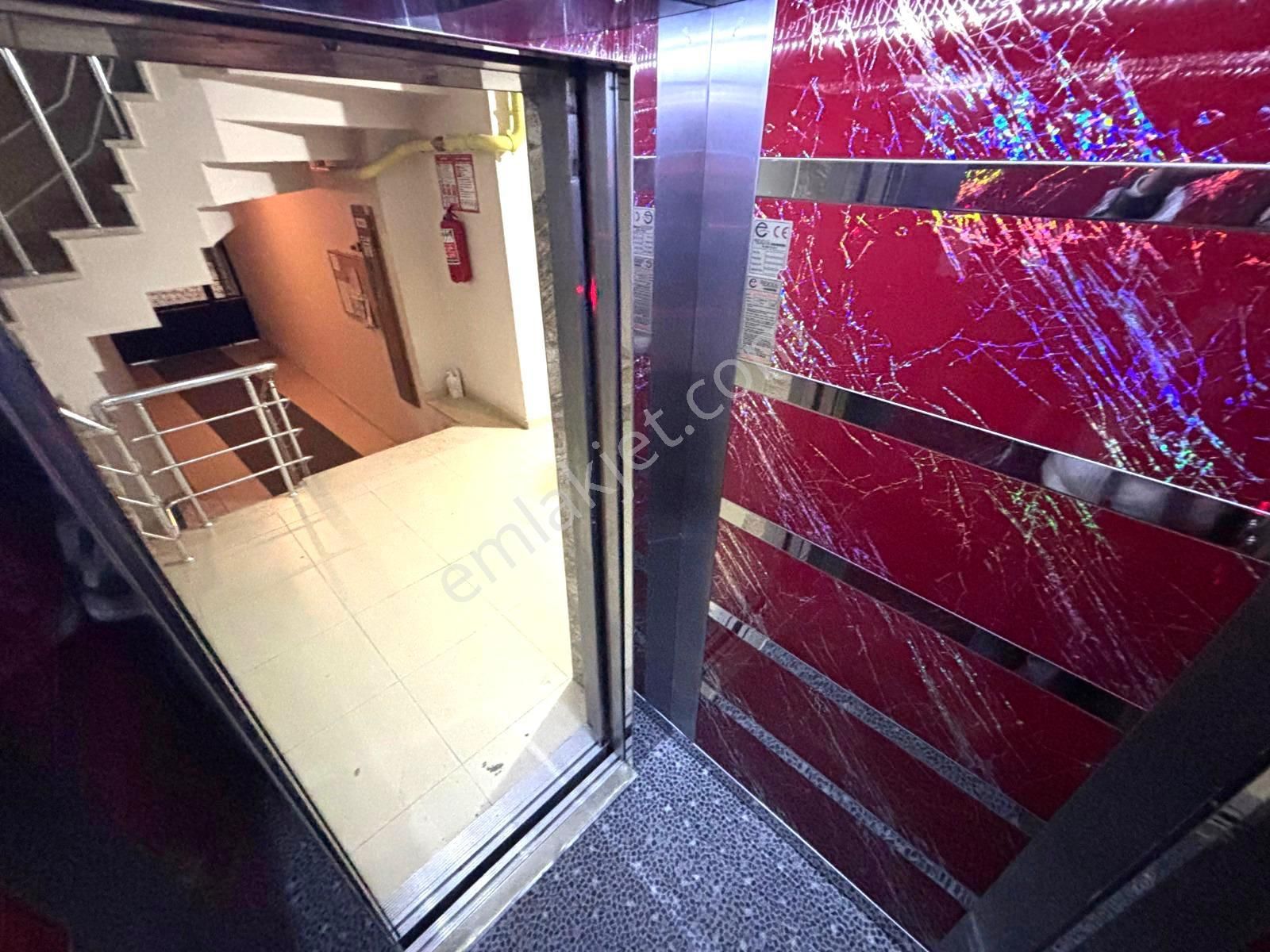 🏡 Referans'tan Ön Cephe Ara Kat Geniş 1+1 Daire - Görsel 27