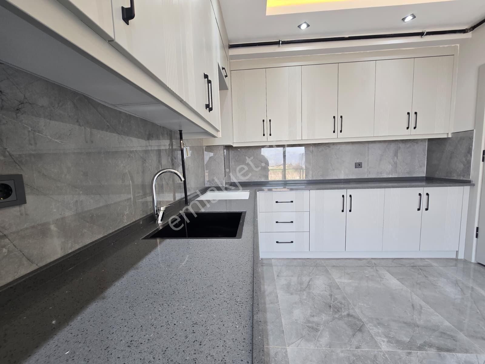 Başkentten Yenişafakta Çok Geniş 2+1 Satılık Daire - Görsel 11