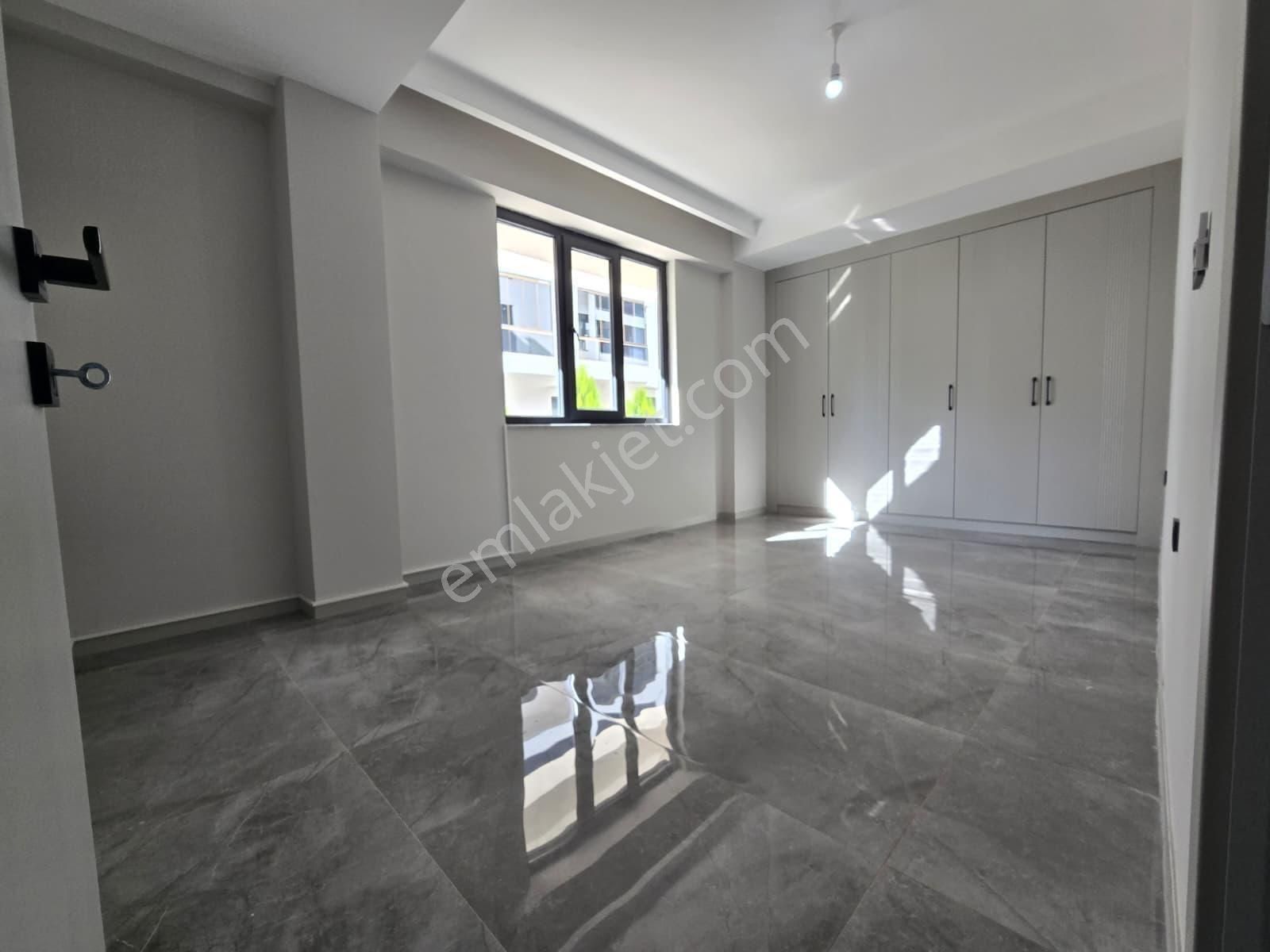 Başkentten Yenişafakta Çok Geniş 2+1 Satılık Daire - Görsel 5