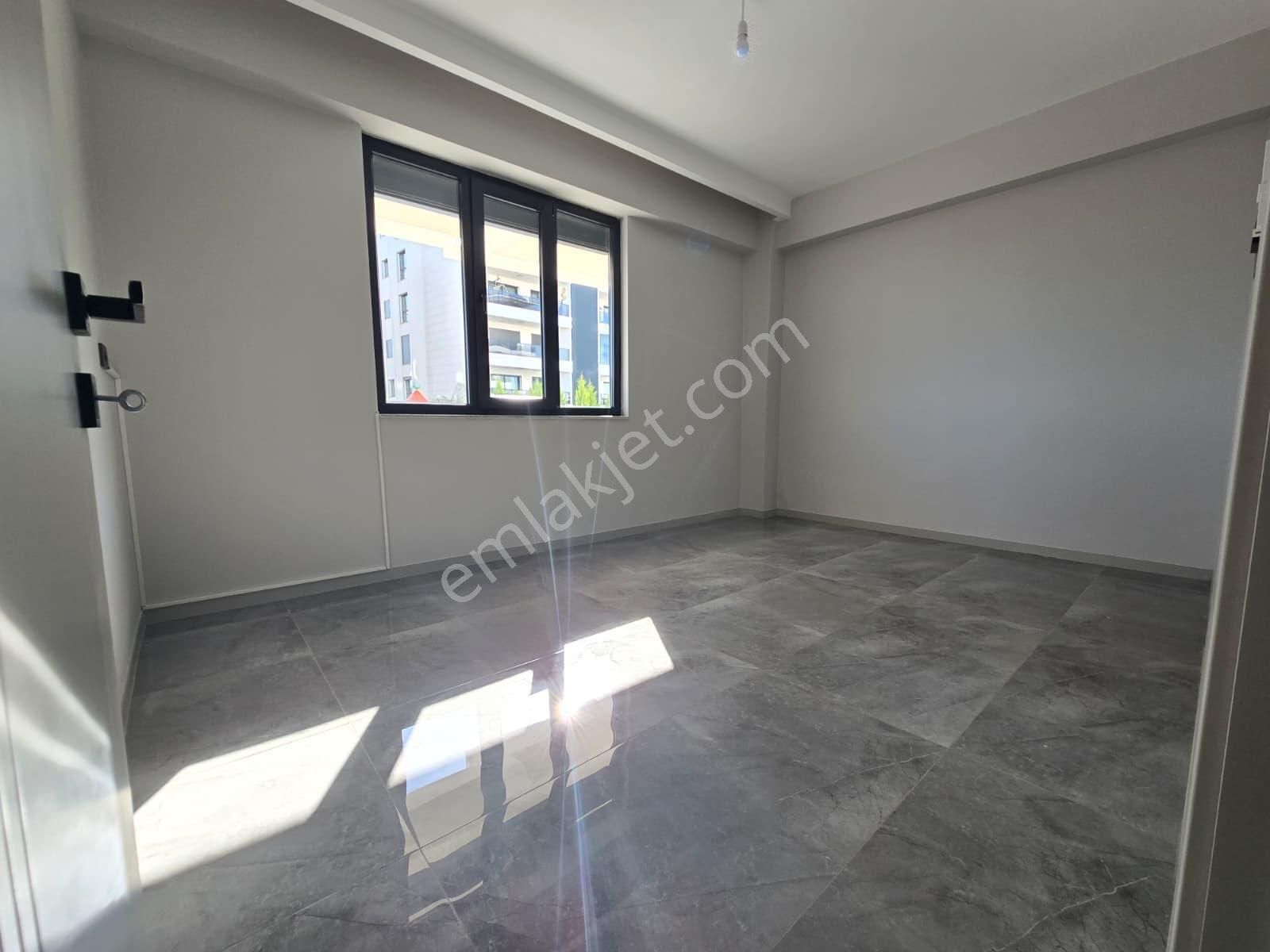 Başkentten Yenişafakta Çok Geniş 2+1 Satılık Daire - Görsel 2