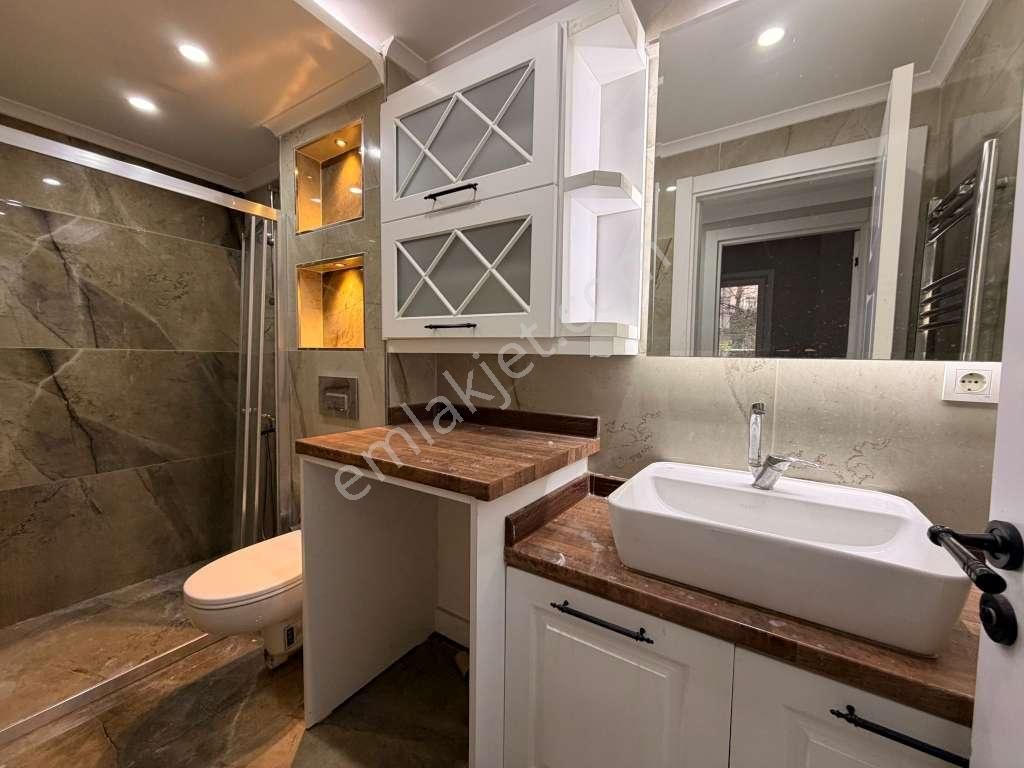 Kaçmaz 'dan Çınar'da Geniş Salon Ve Yatak Odalı Ayrı Mutfak 2+1 - Görsel 9