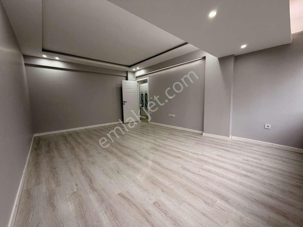 Kaçmaz 'dan Çınar'da Geniş Salon Ve Yatak Odalı Ayrı Mutfak 2+1 - Görsel 10