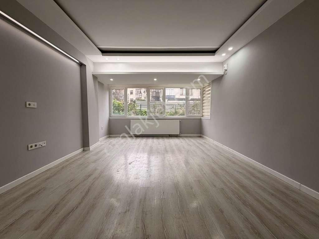 Kaçmaz 'dan Çınar'da Geniş Salon Ve Yatak Odalı Ayrı Mutfak 2+1 - Görsel 6