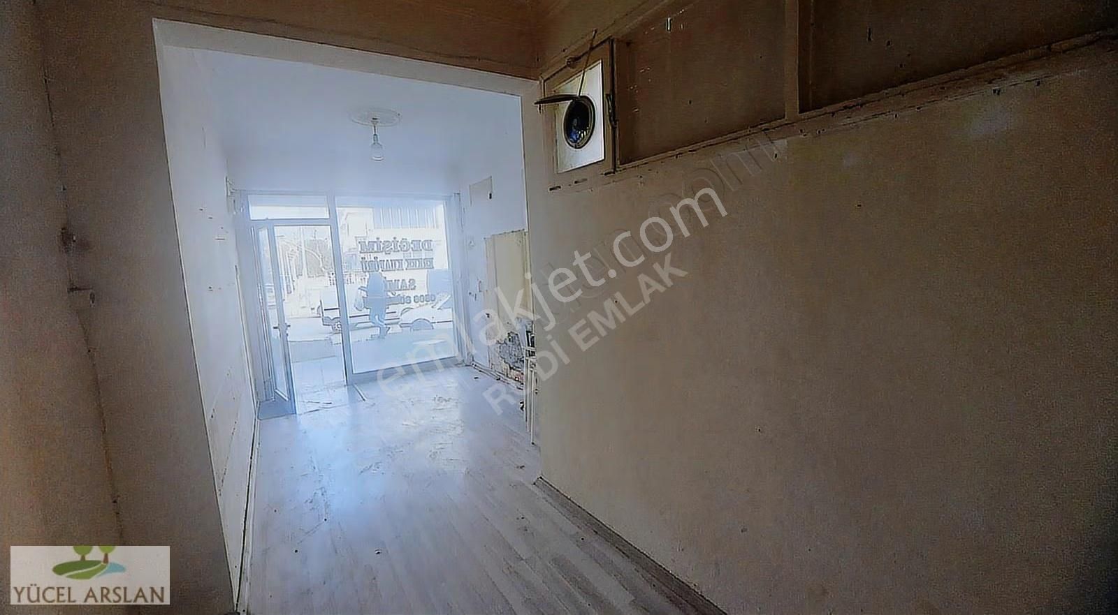 Menemen Esatpaşa'da Kiralık Dükkan - 25m² Kapalı, 80m² Açık Alan - Görsel 5
