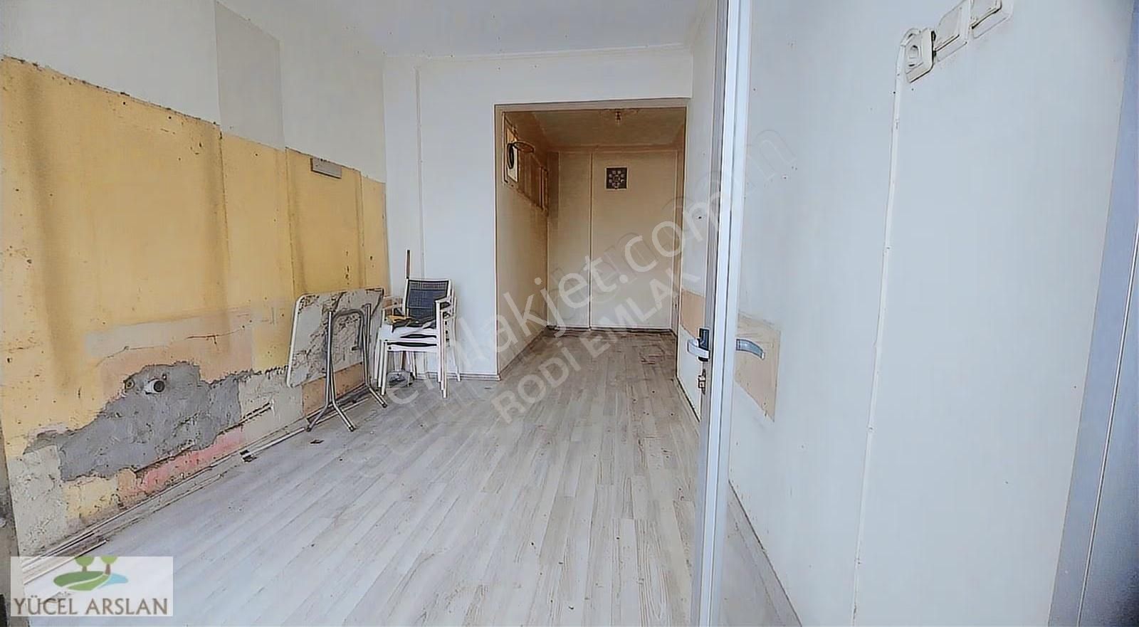Menemen Esatpaşa'da Kiralık Dükkan - 25m² Kapalı, 80m² Açık Alan - Görsel 6